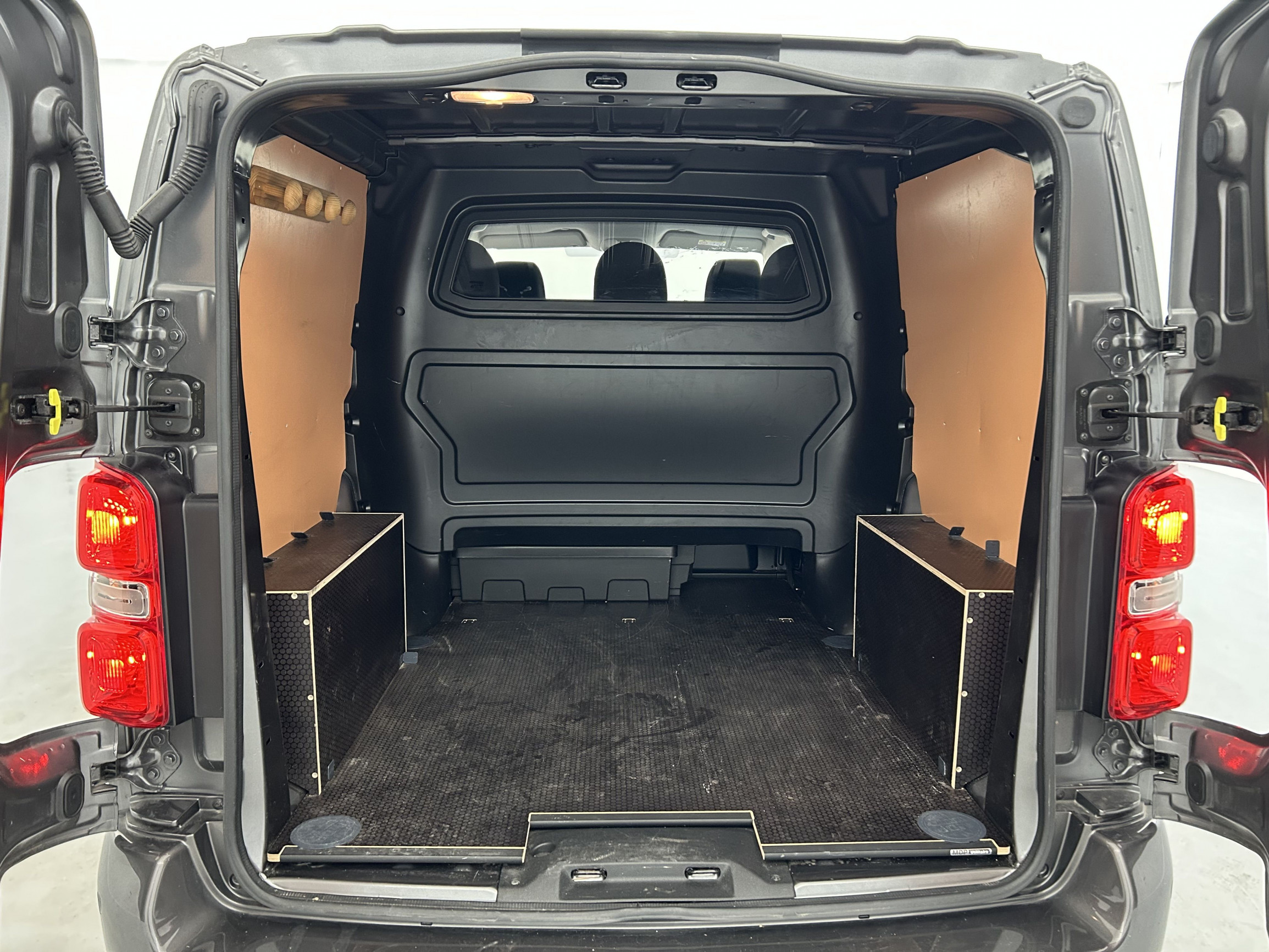 Vente en ligne Peugeot Expert Cabine Approfondie  M BLUEHDI 180 EAT8 AVEC TVA au prix de 31 790 €