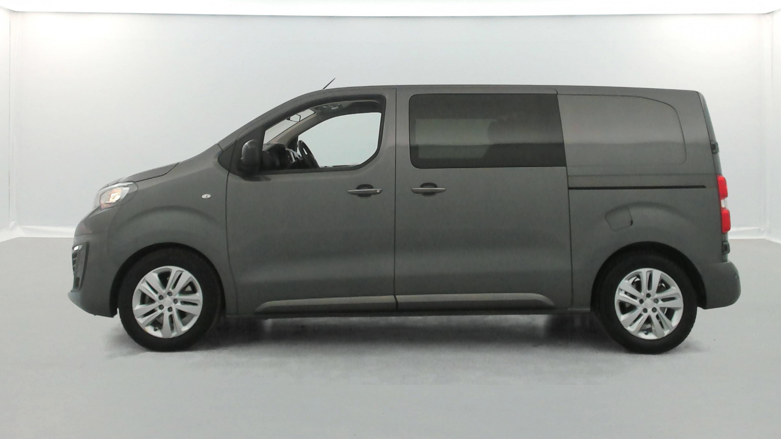 Vente en ligne Peugeot Expert Cabine Approfondie  M BLUEHDI 180 EAT8 AVEC TVA au prix de 31 790 €