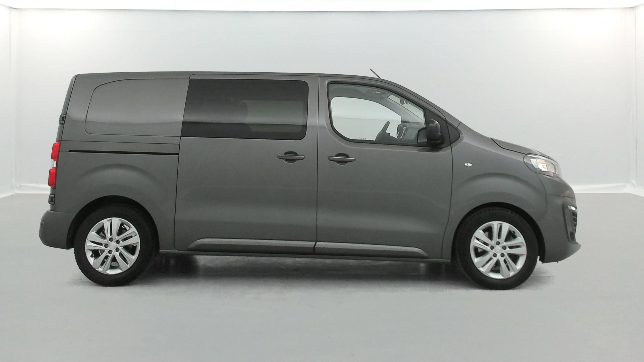 Vente en ligne Peugeot Expert Cabine Approfondie  M BLUEHDI 180 EAT8 AVEC TVA au prix de 31 790 €