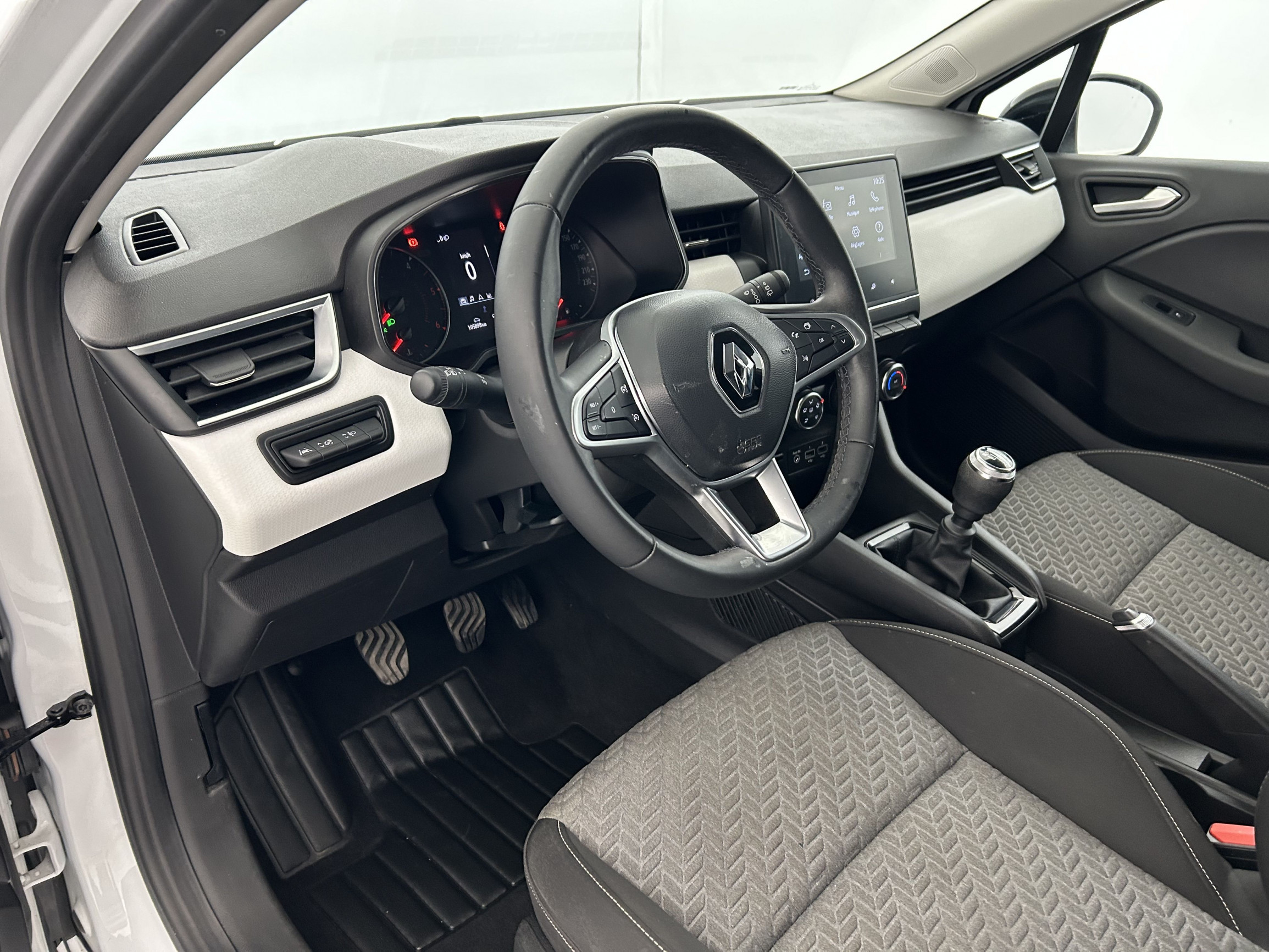 Vente en ligne Renault Clio 5 Clio Blue dCi 100 au prix de 12 990 €