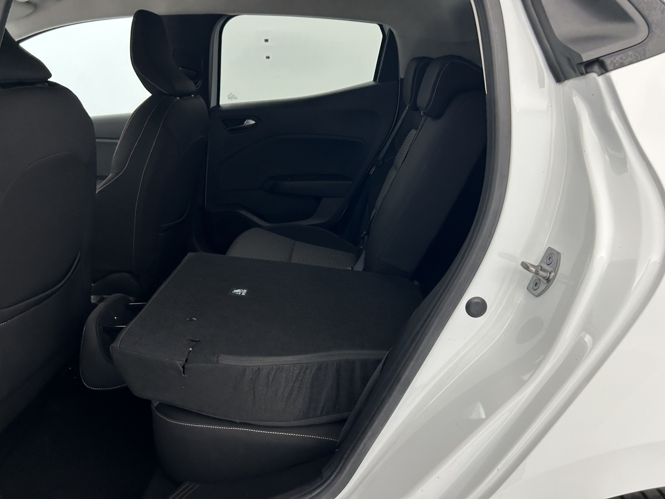 Vente en ligne Renault Clio 5 Clio Blue dCi 100 au prix de 14 990 €