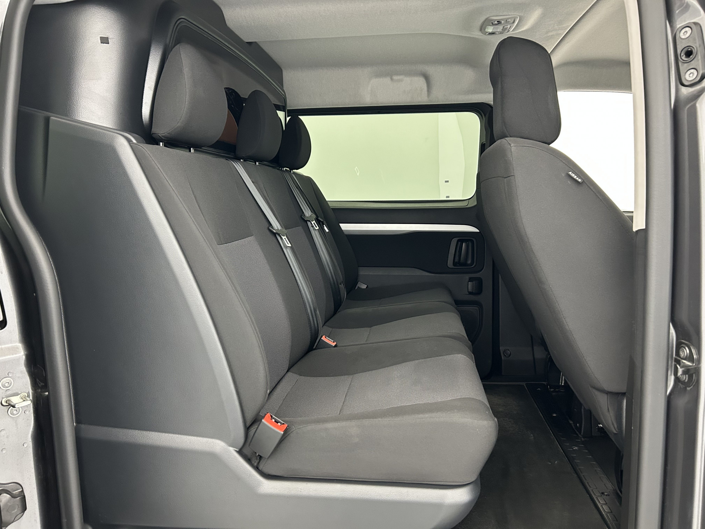 Vente en ligne Peugeot Expert Cabine Approfondie  M BLUEHDI 180 EAT8 AVEC TVA au prix de 31 790 €