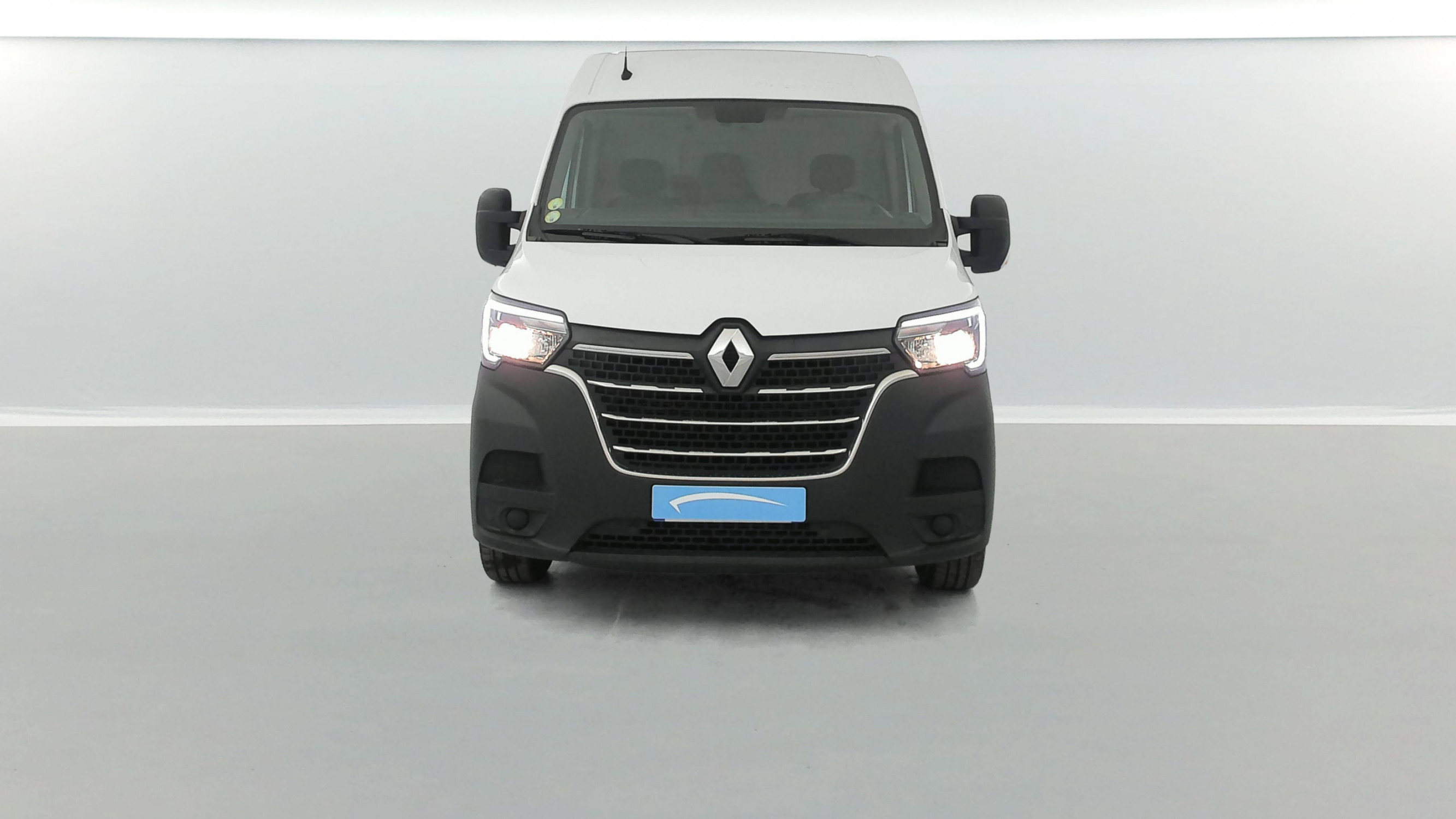 Vente en ligne Renault Master Fourgon MASTER FGN TRAC F3300 L1H2 BLUE DCI 135 au prix de 20 990 €