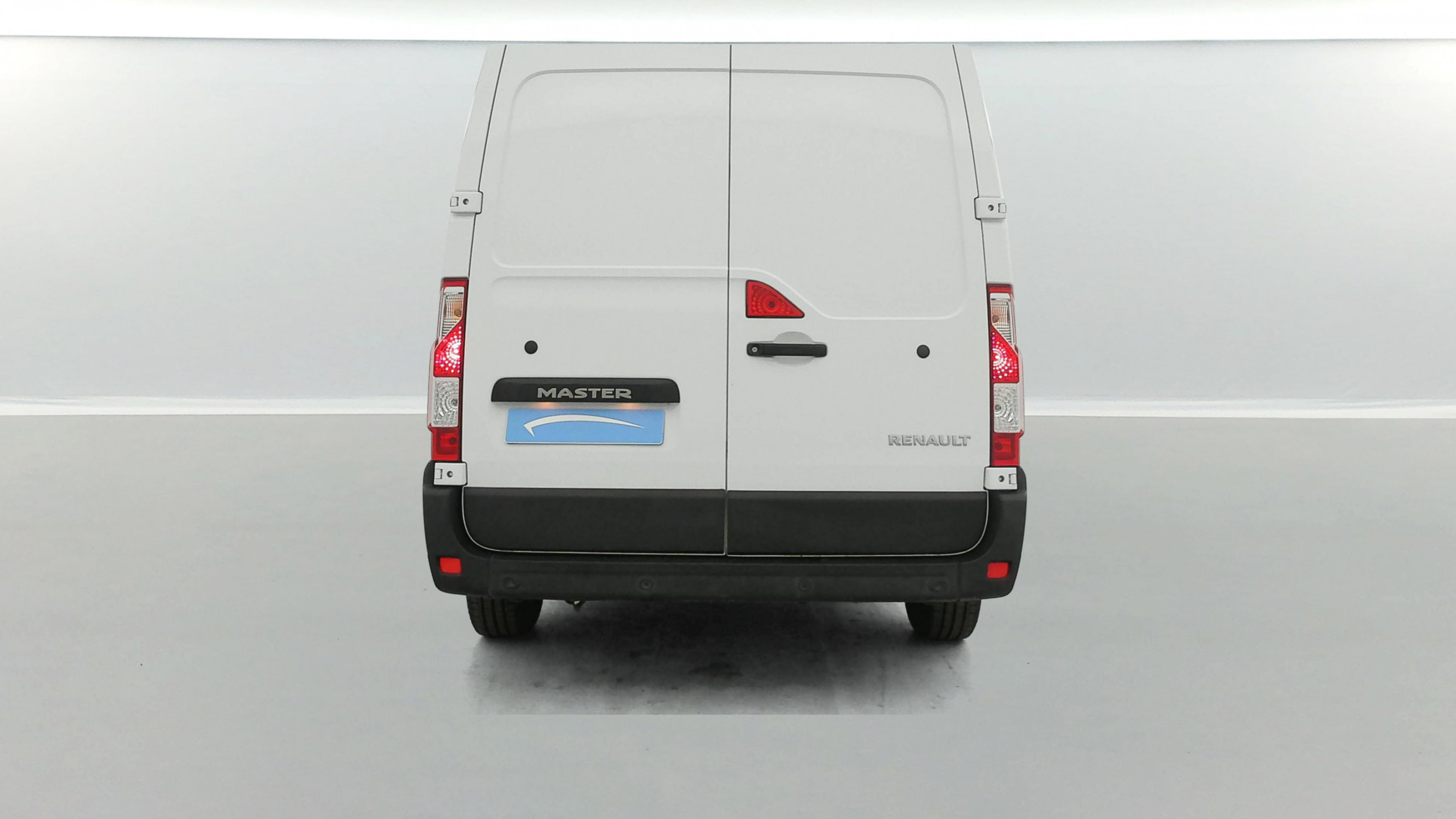 Vente en ligne Renault Master Fourgon MASTER FGN TRAC F3300 L1H2 BLUE DCI 135 au prix de 20 990 €