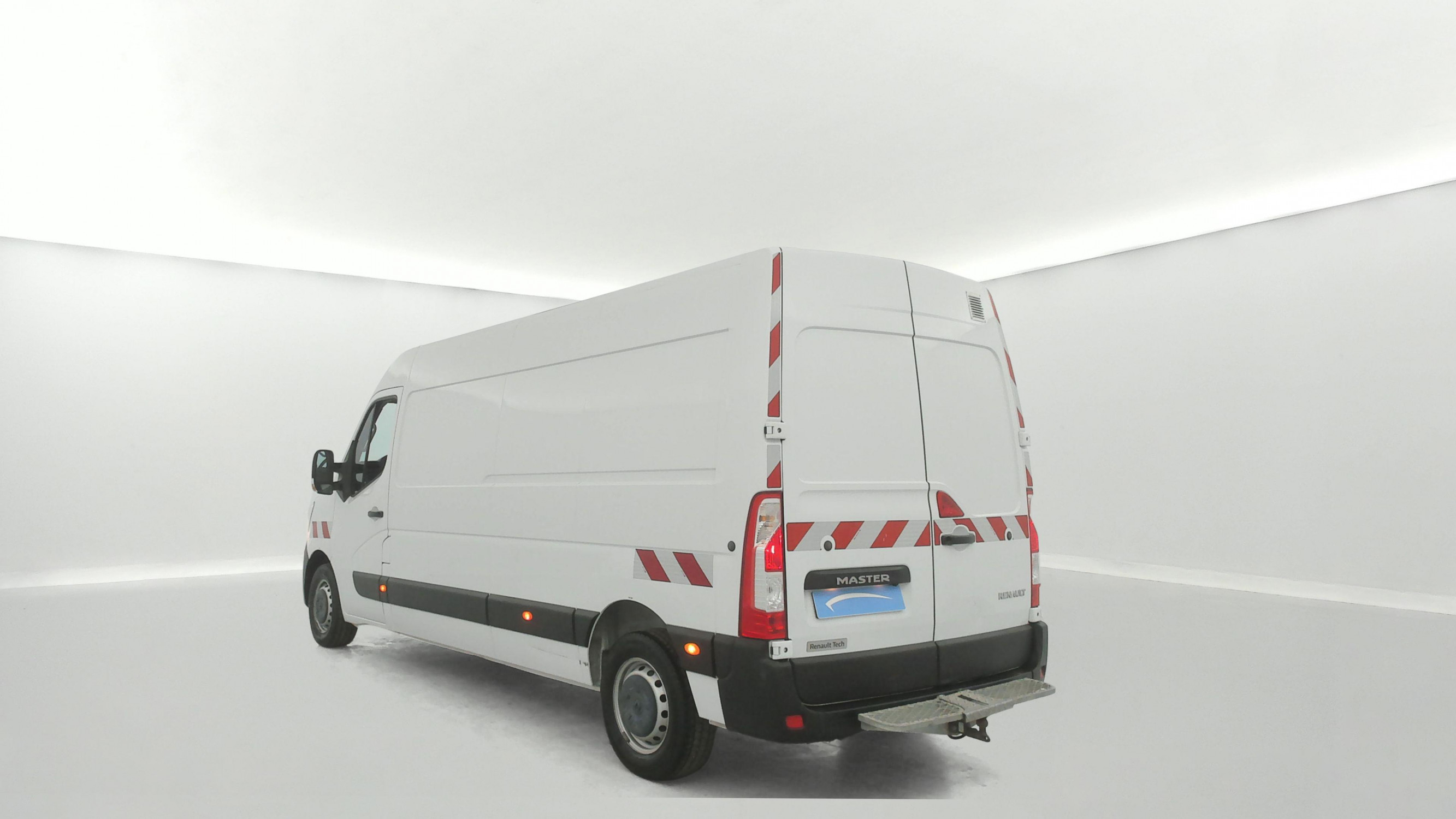 Vente en ligne Renault Master Fourgon MASTER FGN TRAC F3500 L3H2 DCI 135 au prix de 22 970 €