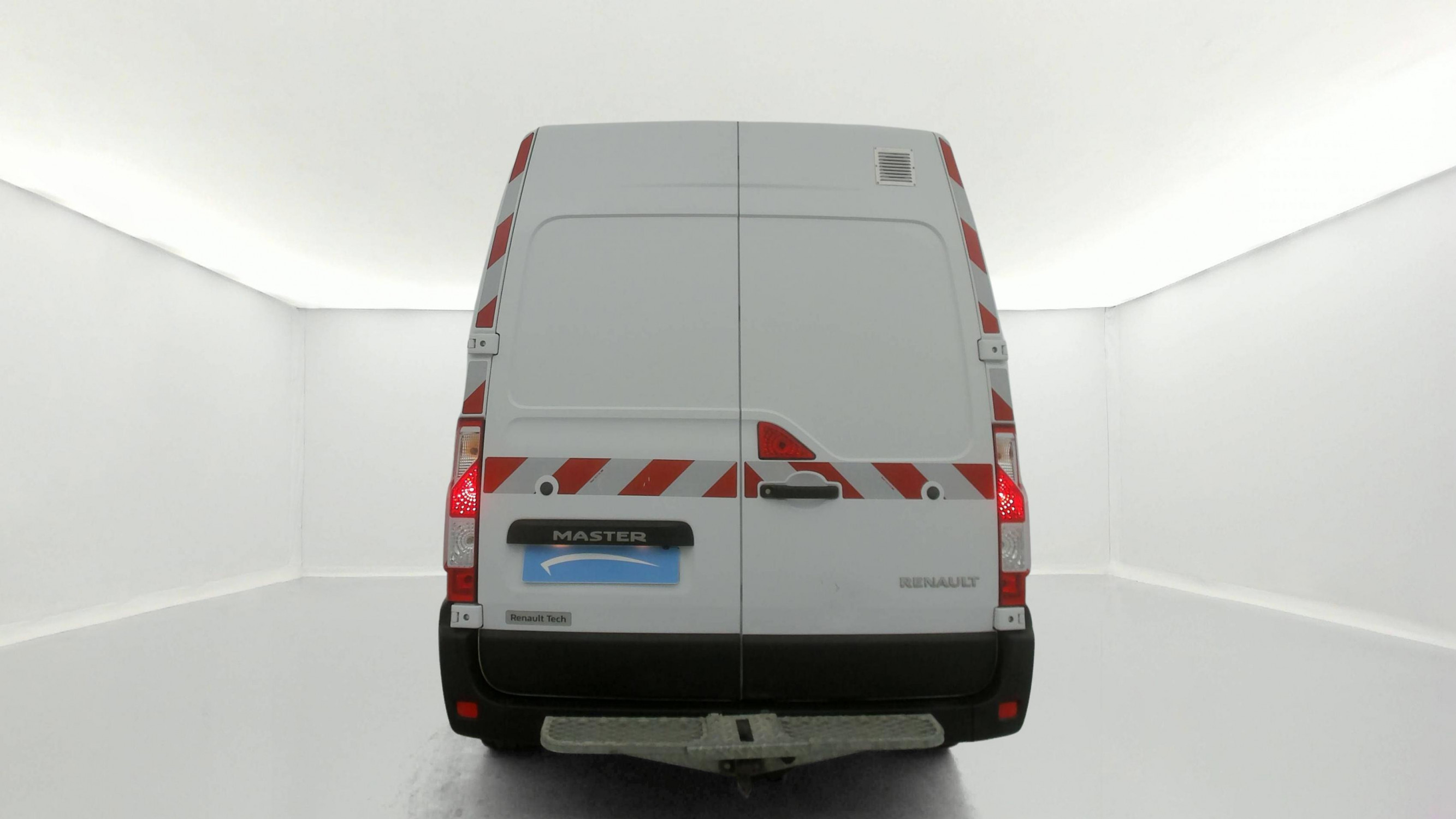 Vente en ligne Renault Master Fourgon MASTER FGN TRAC F3500 L3H2 DCI 135 au prix de 22 970 €