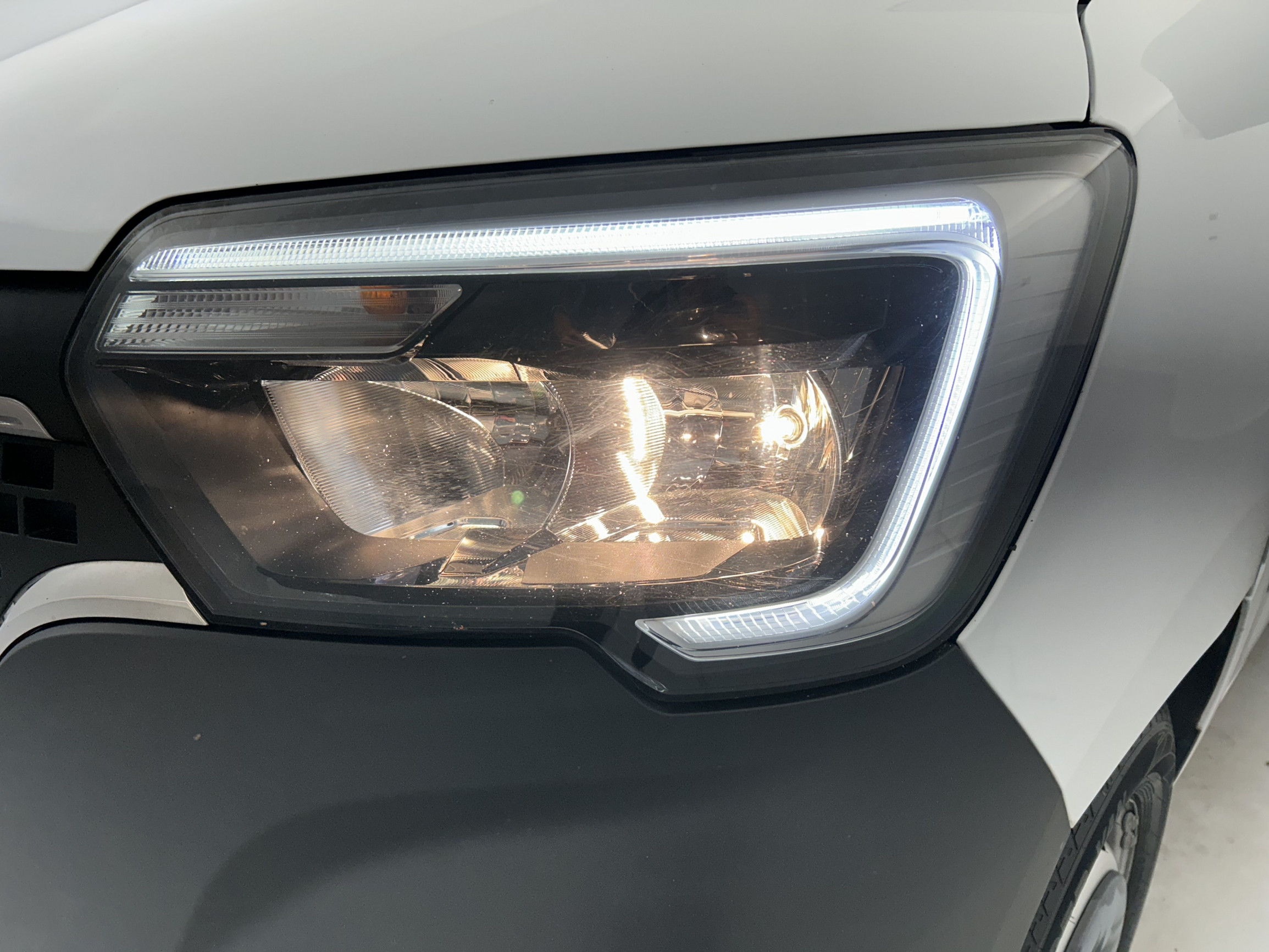 Vente en ligne Renault Master Fourgon MASTER FGN TRAC F3300 L1H2 BLUE DCI 135 au prix de 20 990 €