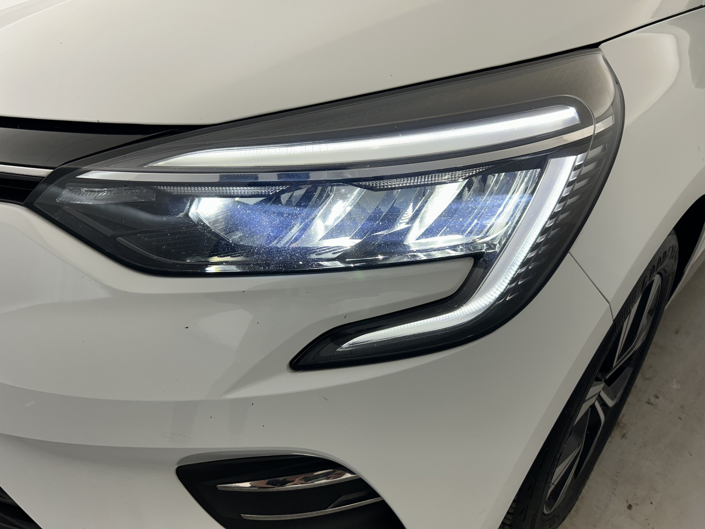 Vente en ligne Renault Clio 5 Clio Blue dCi 100 au prix de 14 290 €