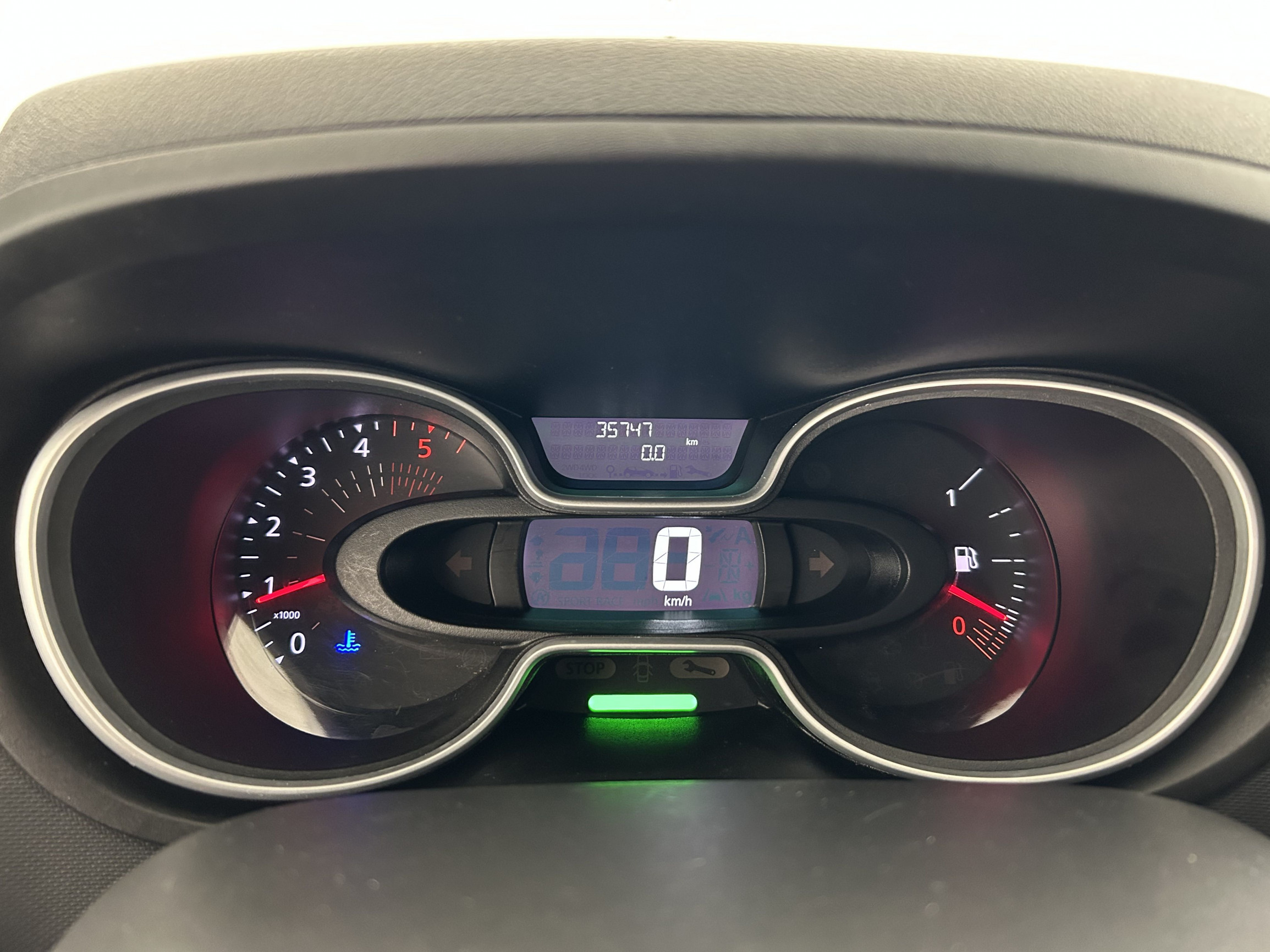 Vente en ligne Renault Trafic 3 Fourgon TRAFIC FGN L2H2 1200 KG DCI 145 ENERGY au prix de 23 870 €