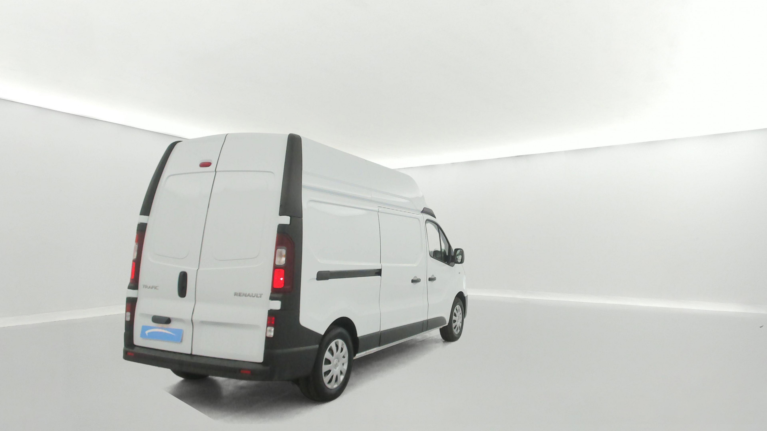 Vente en ligne Renault Trafic 3 Fourgon TRAFIC FGN L2H2 1200 KG DCI 145 ENERGY au prix de 23 870 €