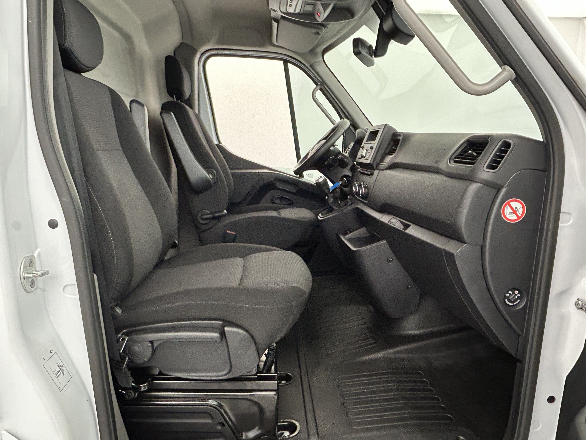 Vente en ligne Renault Master Fourgon MASTER FGN TRAC F3500 L3H2 DCI 135 au prix de 22 970 €