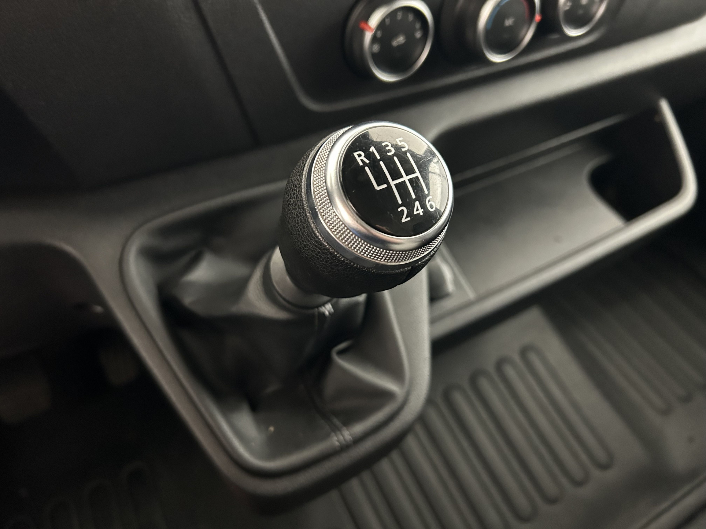 Vente en ligne Renault Master Fourgon MASTER FGN TRAC F3500 L3H2 DCI 135 au prix de 22 970 €