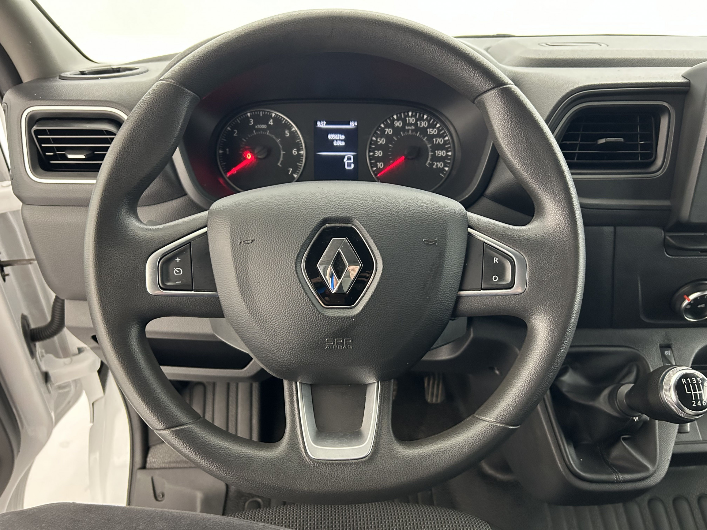 Vente en ligne Renault Master Fourgon MASTER FGN TRAC F3500 L3H2 DCI 135 au prix de 22 970 €