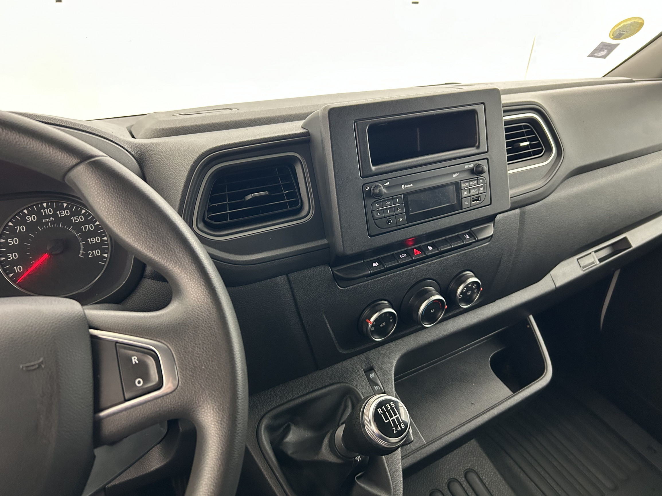 Vente en ligne Renault Master Fourgon MASTER FGN TRAC F3500 L3H2 DCI 135 au prix de 22 970 €