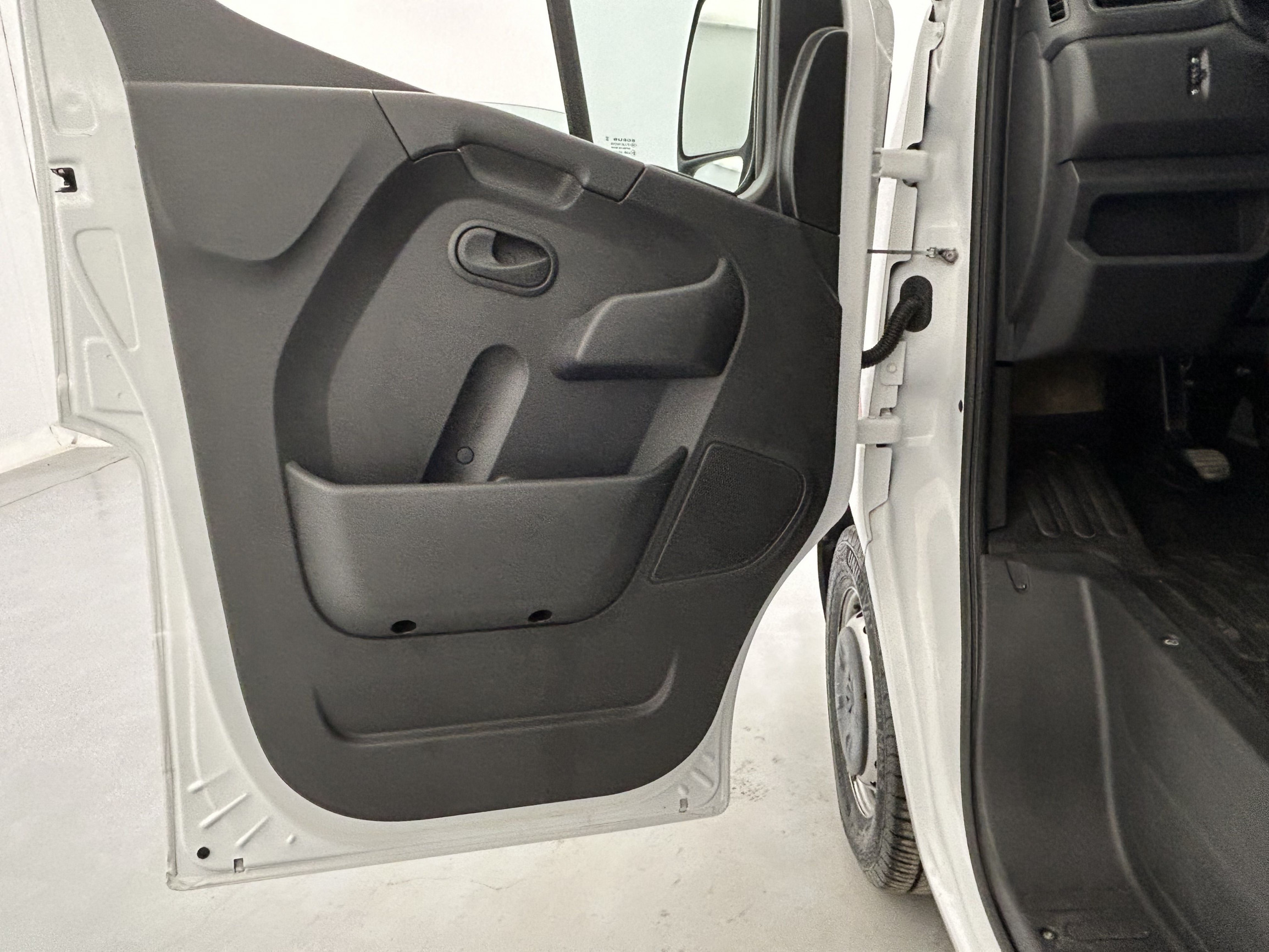 Vente en ligne Renault Master Fourgon MASTER FGN TRAC F3500 L3H2 DCI 135 au prix de 22 970 €