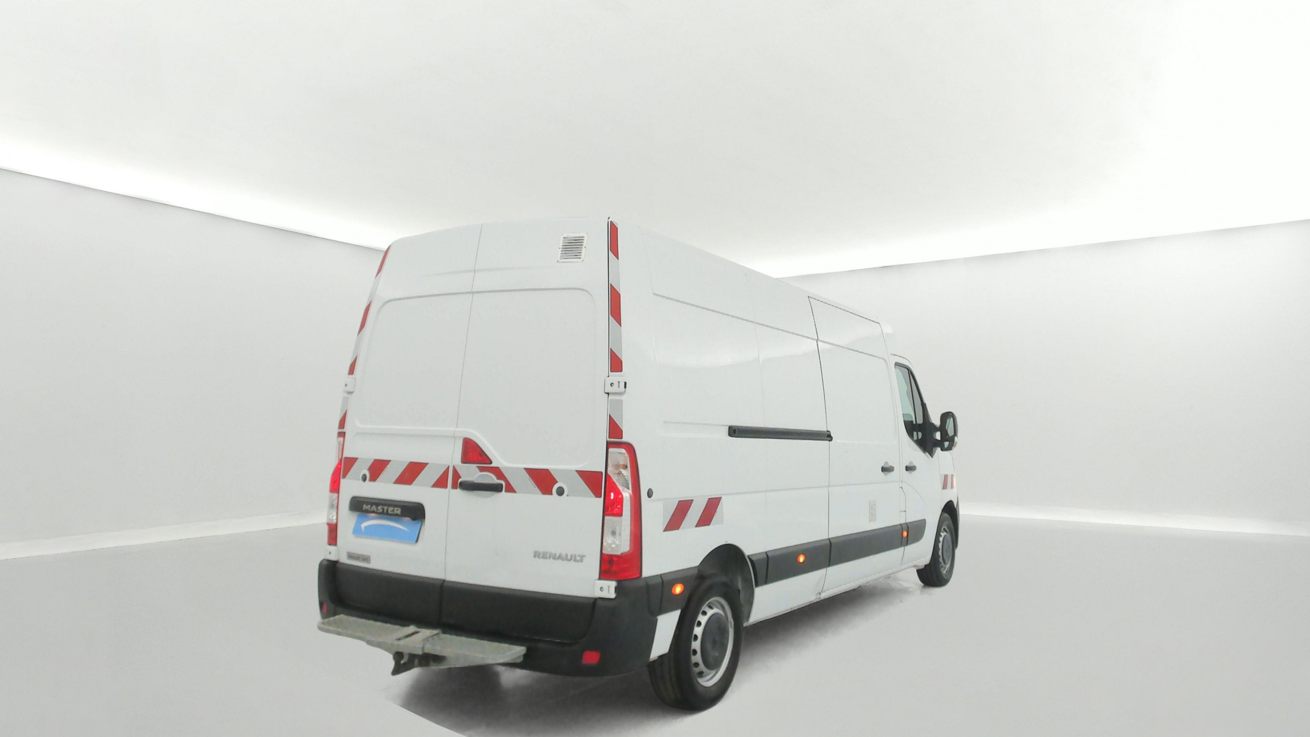 Vente en ligne Renault Master Fourgon MASTER FGN TRAC F3500 L3H2 DCI 135 au prix de 22 970 €