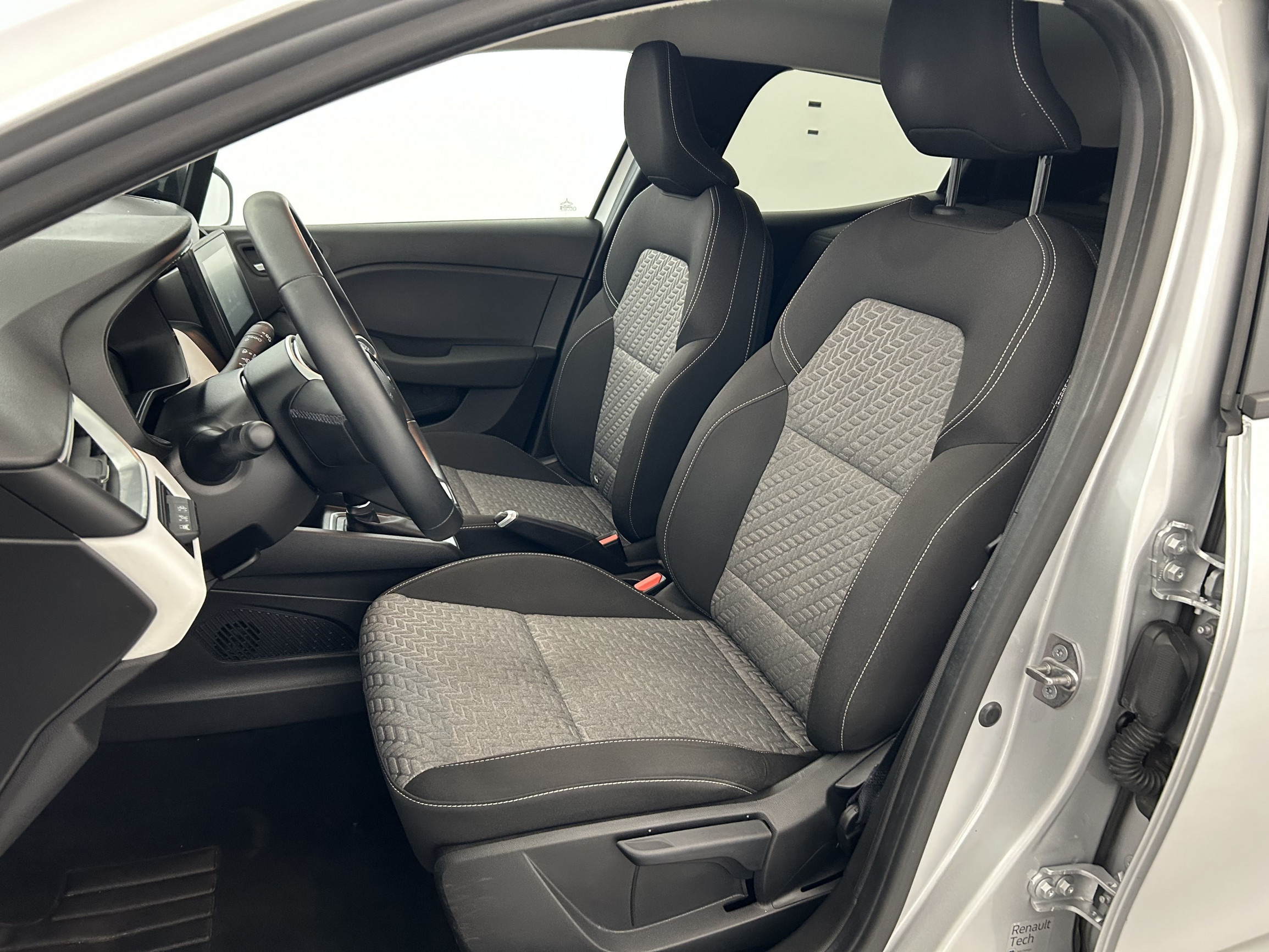 Vente en ligne Renault Clio 5 CLIO SOCIETE E-TECH FULL HYBRID 145 au prix de 16 590 €