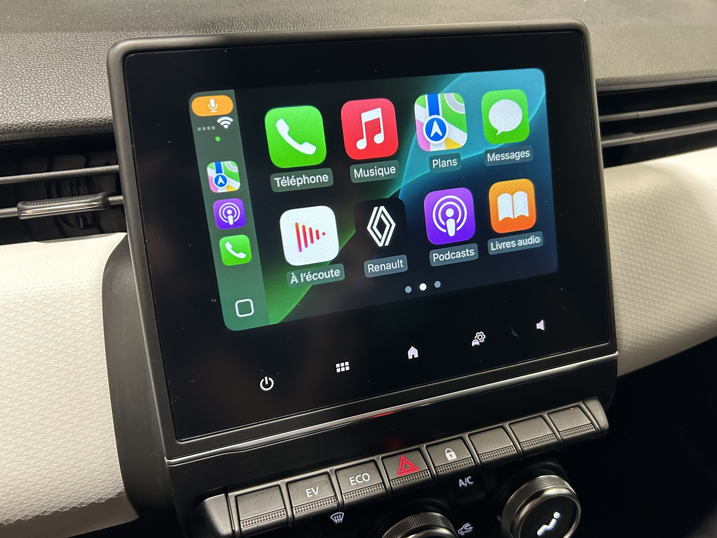 Vente en ligne Renault Clio 5 Clio E-Tech full hybrid 145 au prix de 15 970 €