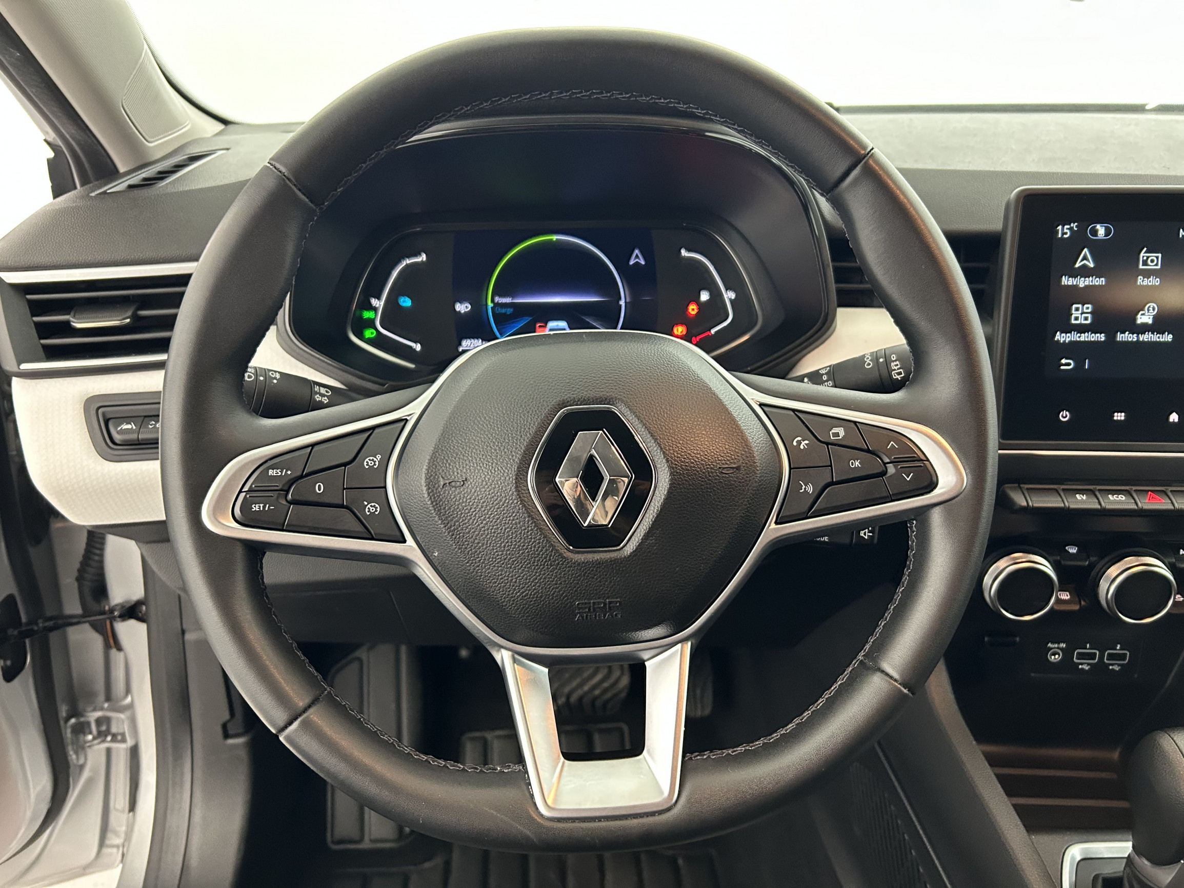 Vente en ligne Renault Clio 5 Clio E-Tech full hybrid 145 au prix de 15 970 €