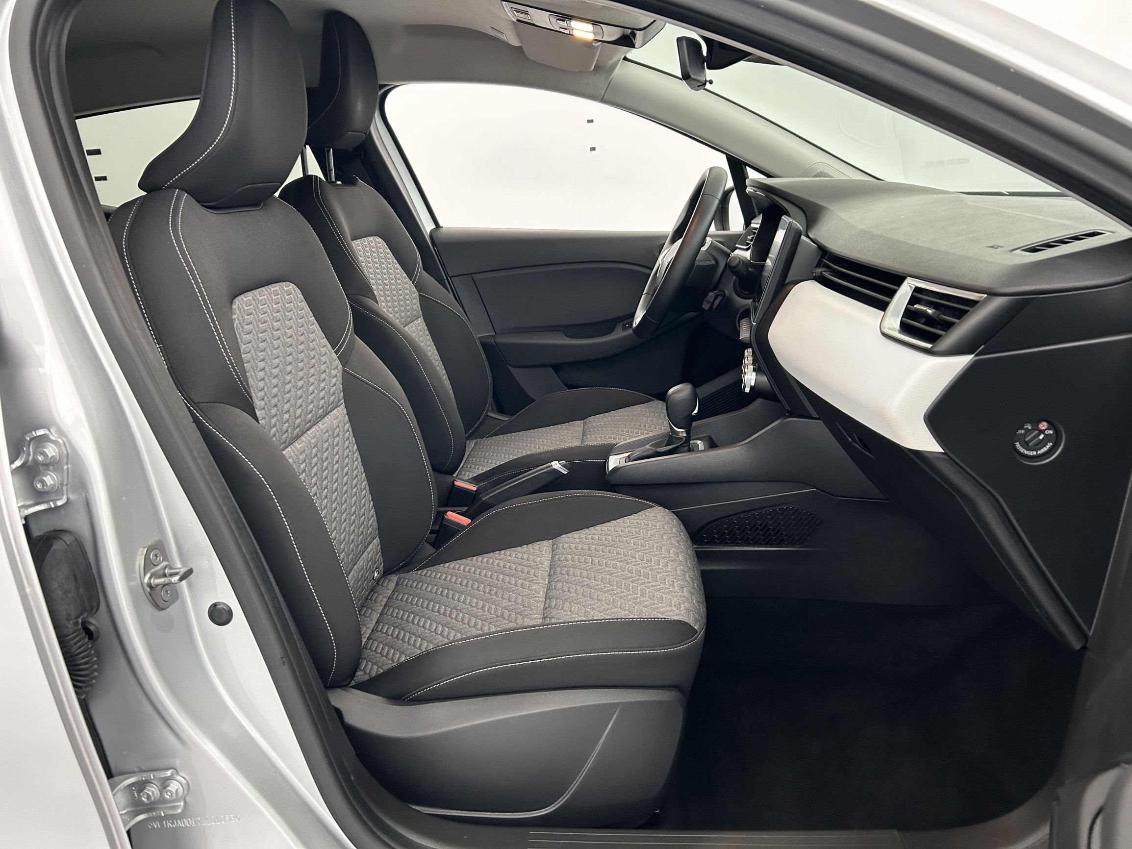 Vente en ligne Renault Clio 5 CLIO SOCIETE E-TECH FULL HYBRID 145 au prix de 16 590 €