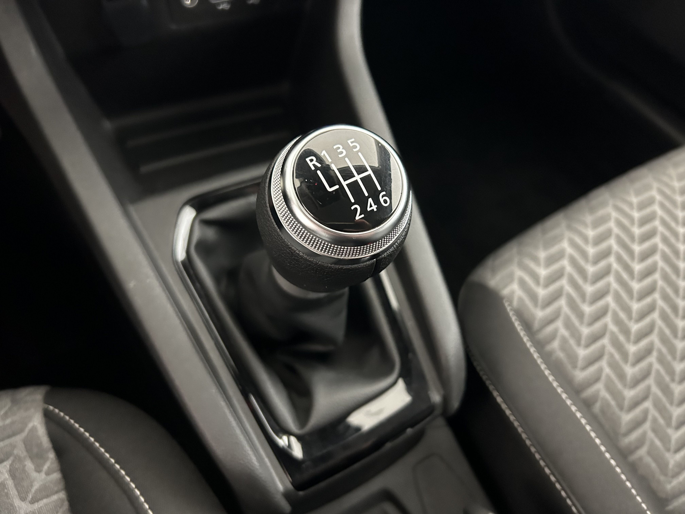 Vente en ligne Renault Clio 5 Clio TCe 90 au prix de 13 870 €