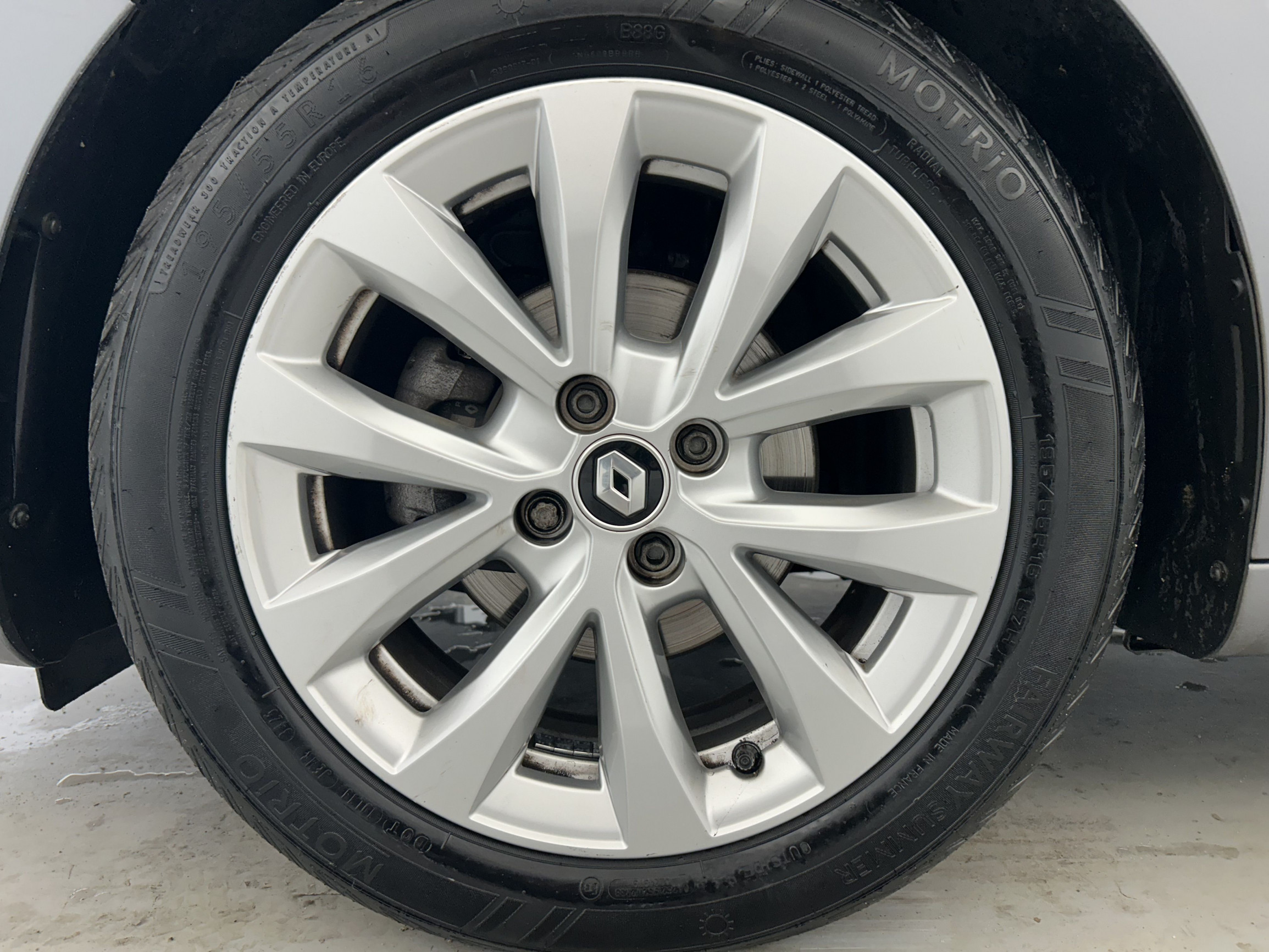 Vente en ligne Renault Clio 5 Clio TCe 90 au prix de 13 870 €