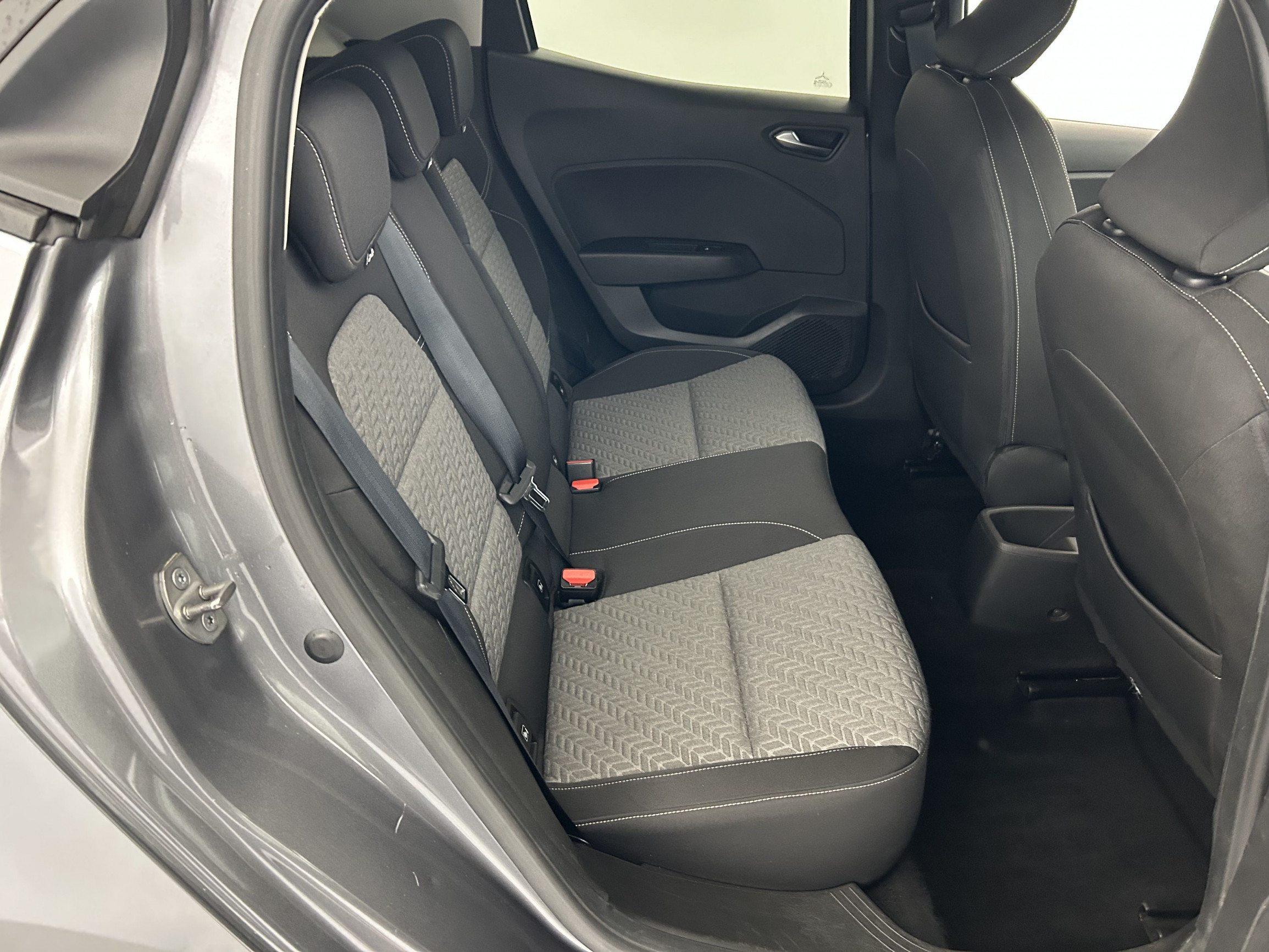 Vente en ligne Renault Clio 5 Clio TCe 90 au prix de 13 870 €