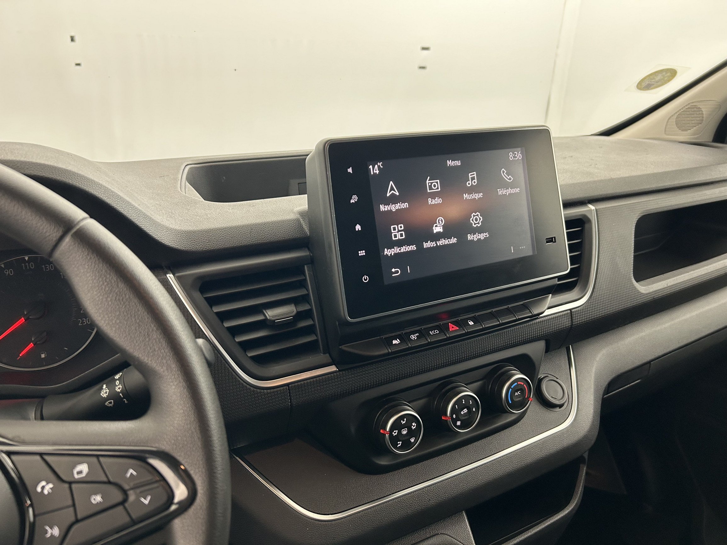 Vente en ligne Renault Trafic 3 Fourgon TRAFIC FGN L1H1 2800 KG BLUE DCI 150 au prix de 22 970 €