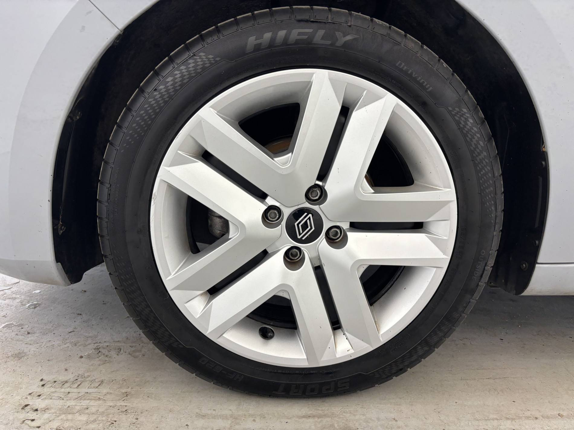 Vente en ligne Renault Clio 5 Clio TCe 90 ch GSR2 au prix de 17 190 €