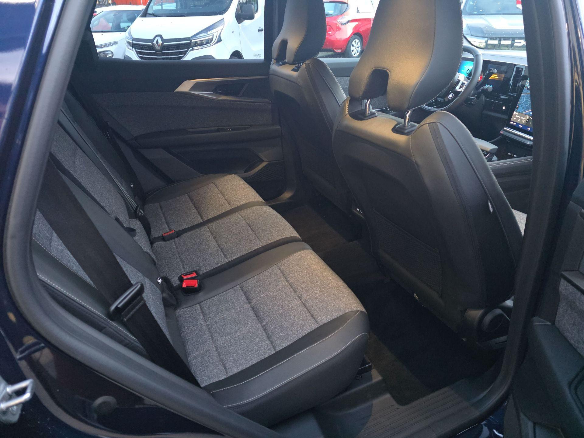 Vente en ligne Renault Espace Espace E-Tech hybrid 200 au prix de 32 990 €