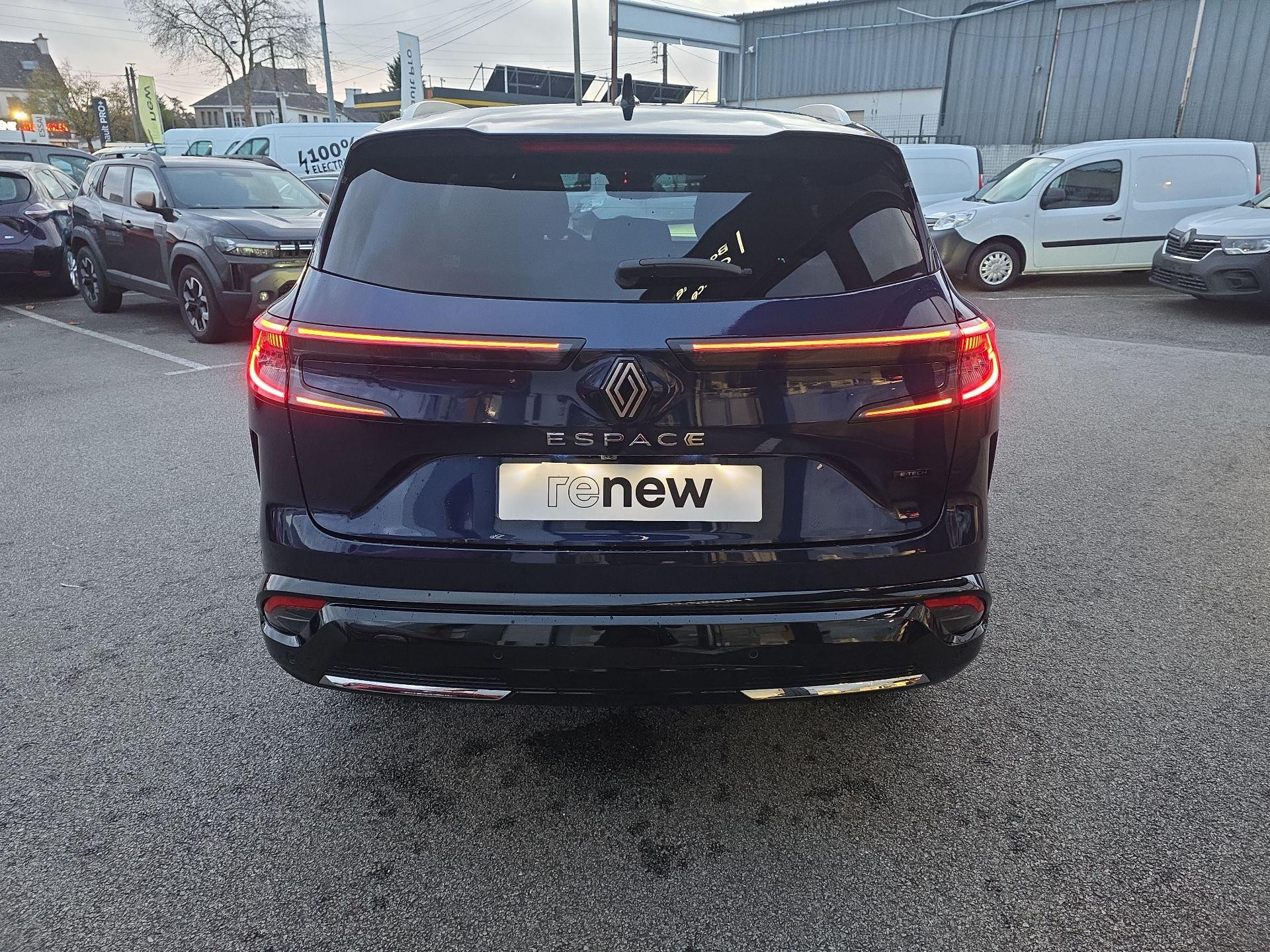 Vente en ligne Renault Espace Espace E-Tech hybrid 200 au prix de 32 990 €