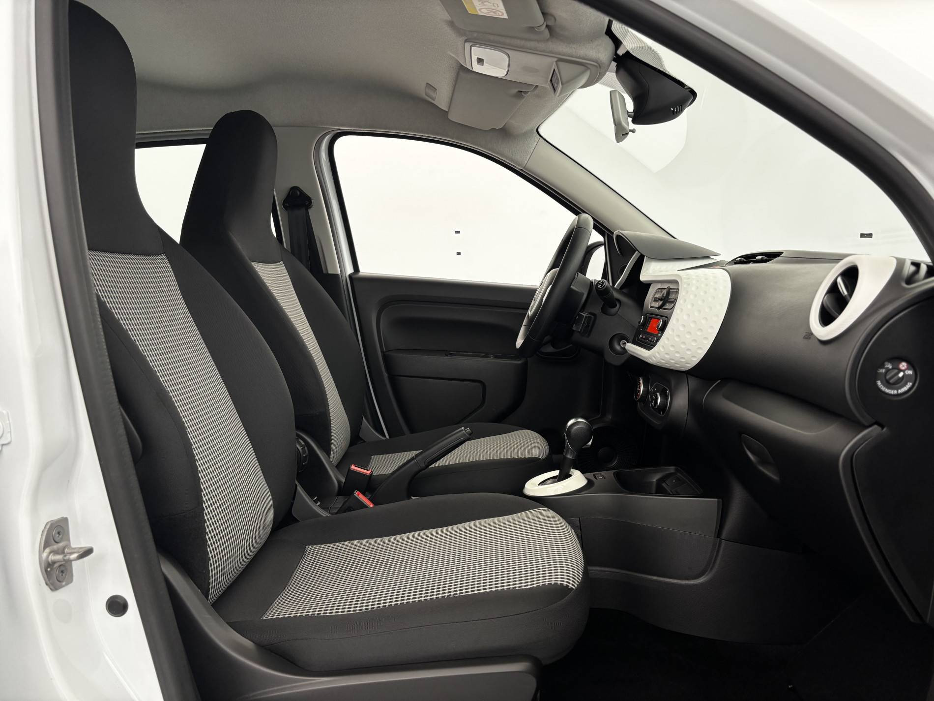 Vente en ligne Renault Twingo Electrique Twingo III E-Tech au prix de 10 590 €