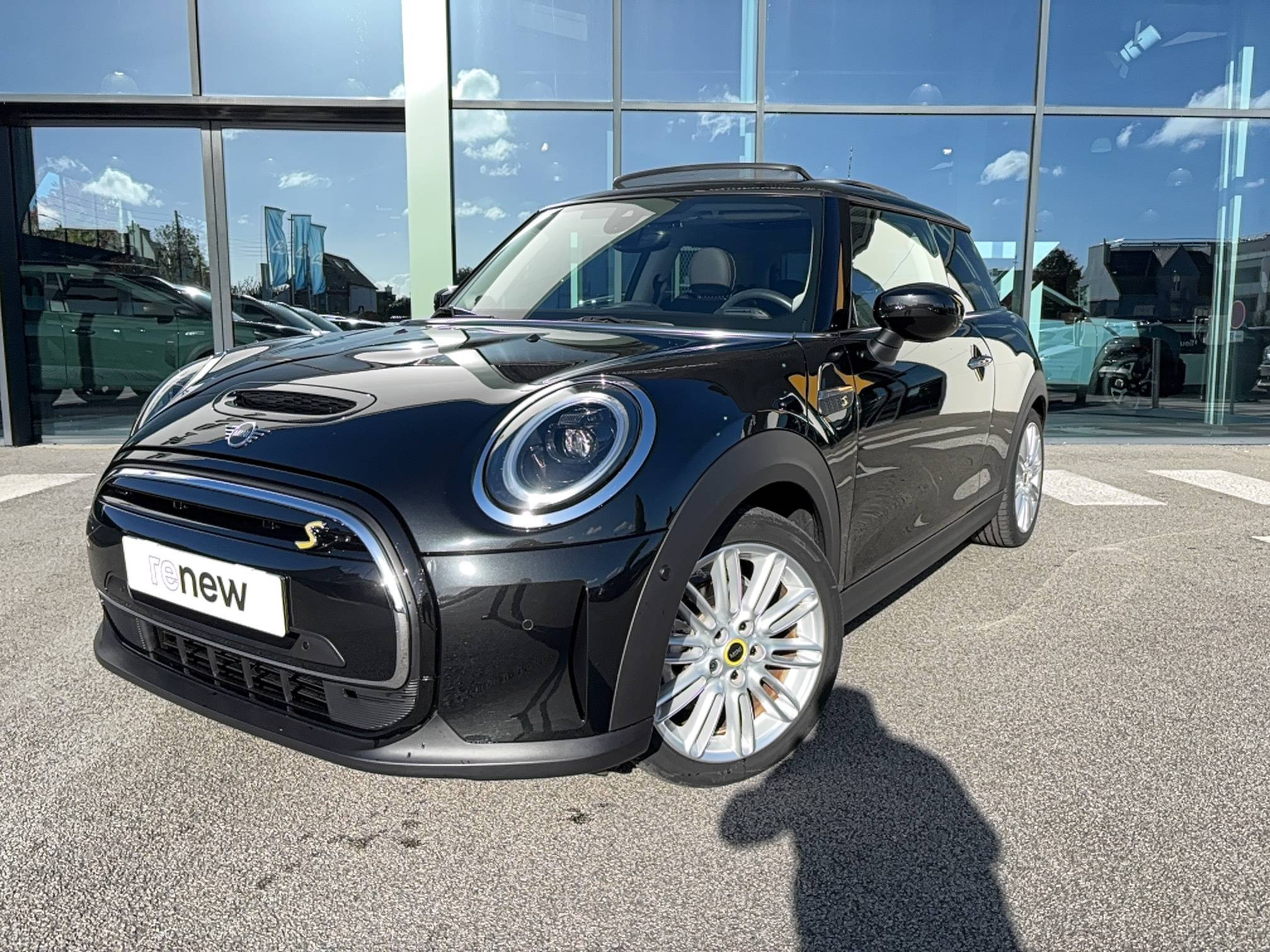 Mini Mini Hatch 3 Portes Cooper SE 184 ch occasion de 2023 en vente à Vannes