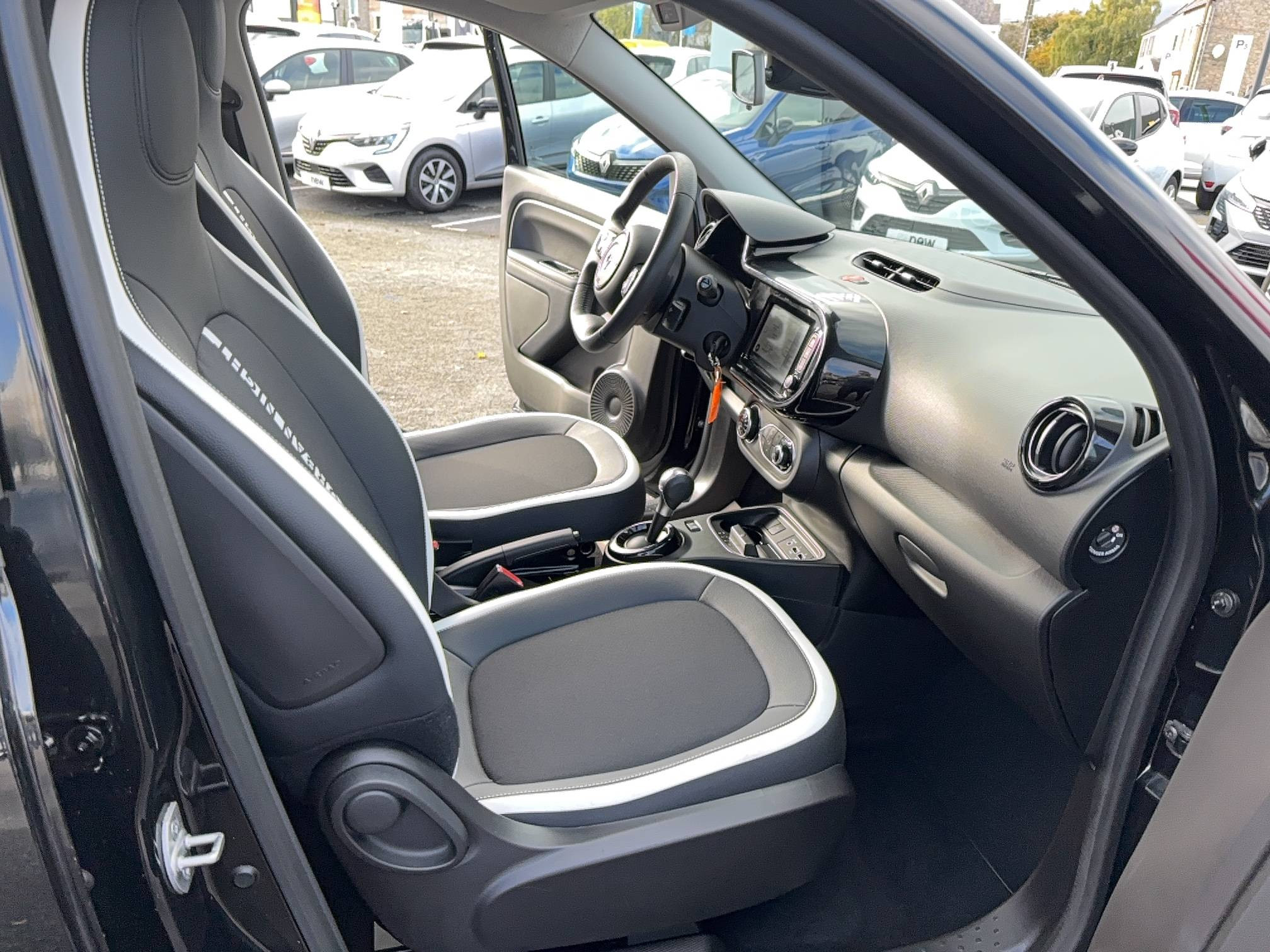Vente en ligne Renault Twingo Electrique Twingo III E-Tech au prix de 14 190 €