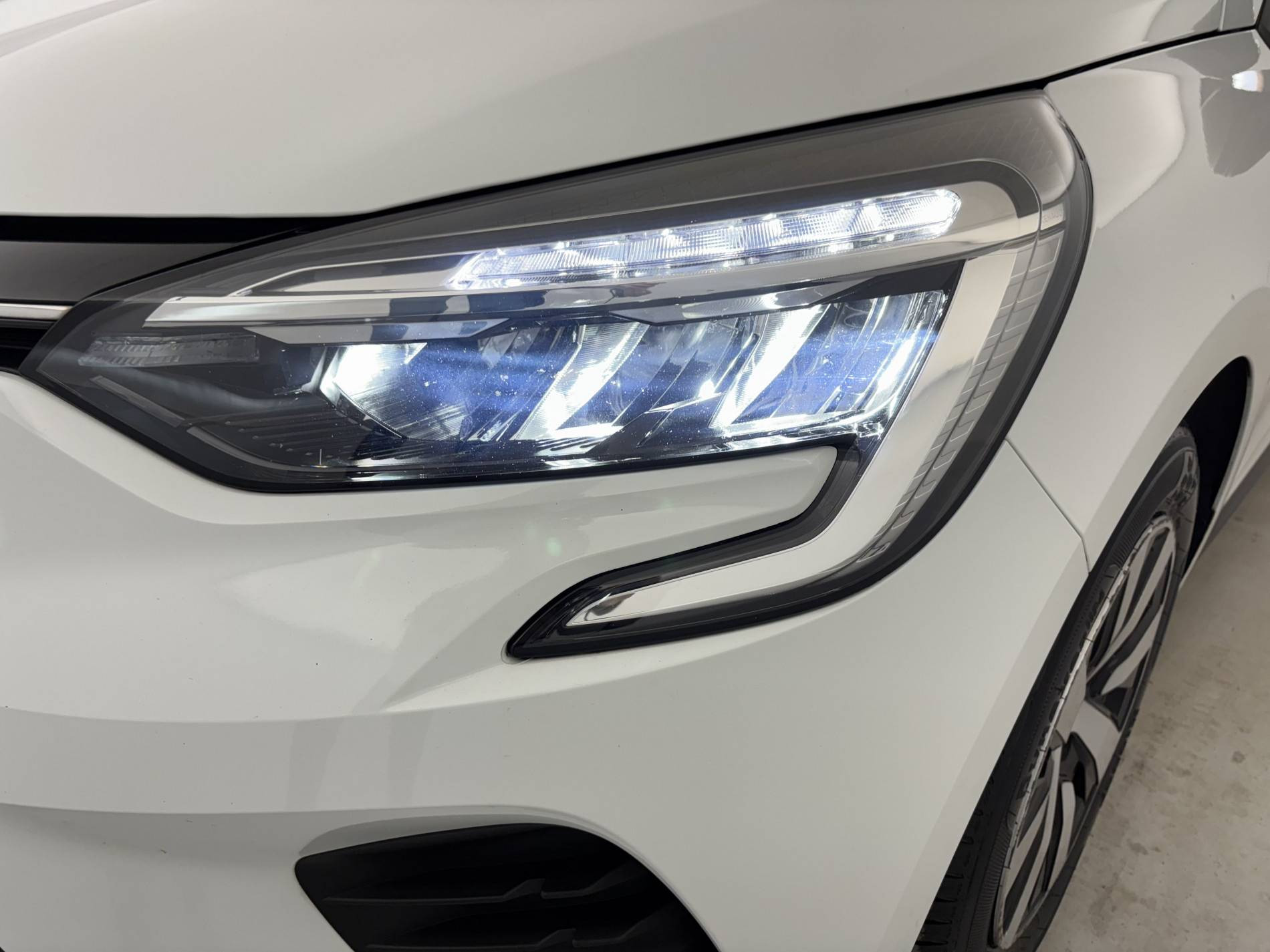 Vente en ligne Renault Clio 5 Clio TCe 90 au prix de 13 590 €