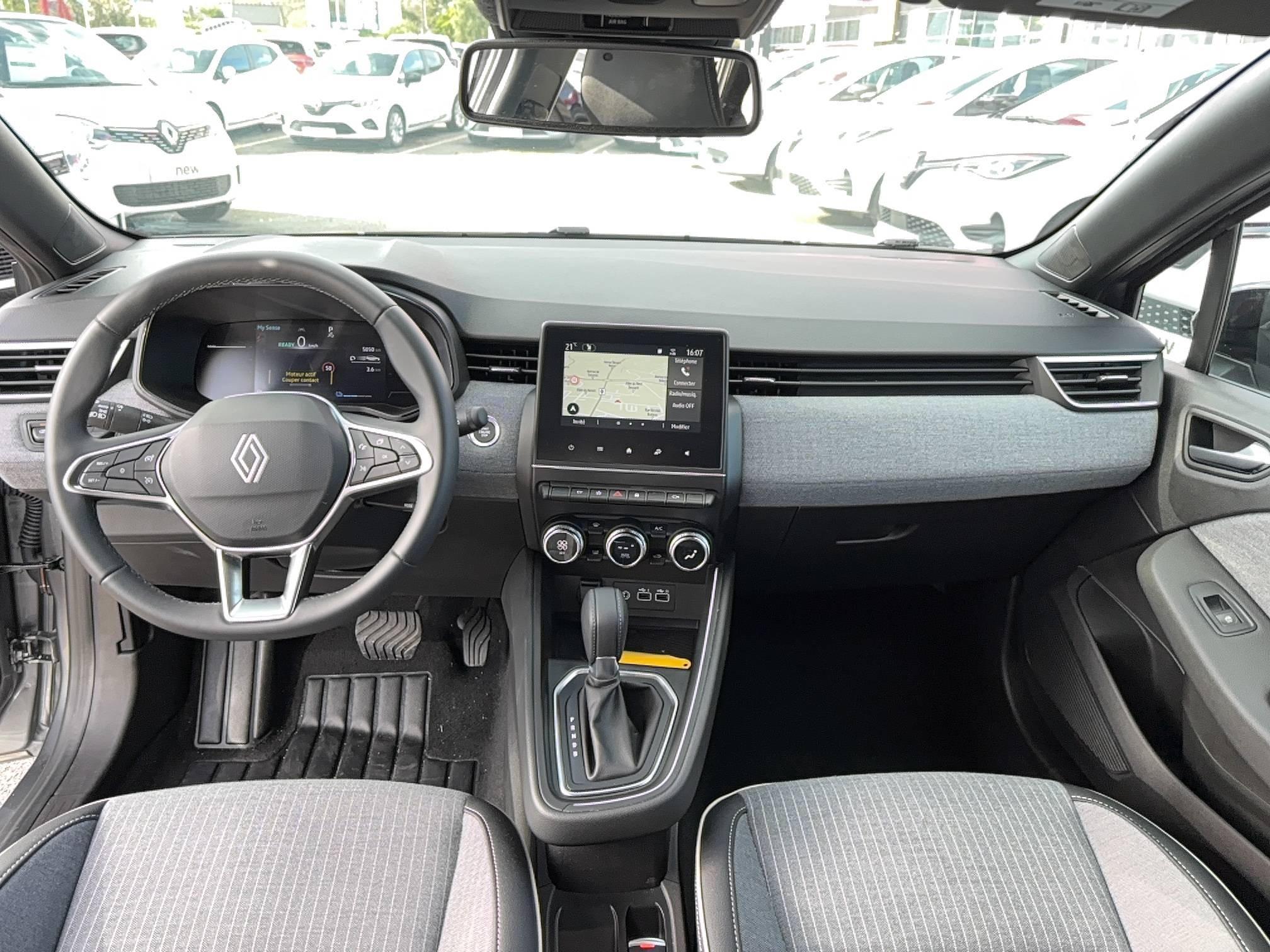 Vente en ligne Renault Clio 5 Clio E-Tech full hybrid 145 ch GSR2 au prix de 22 290 €