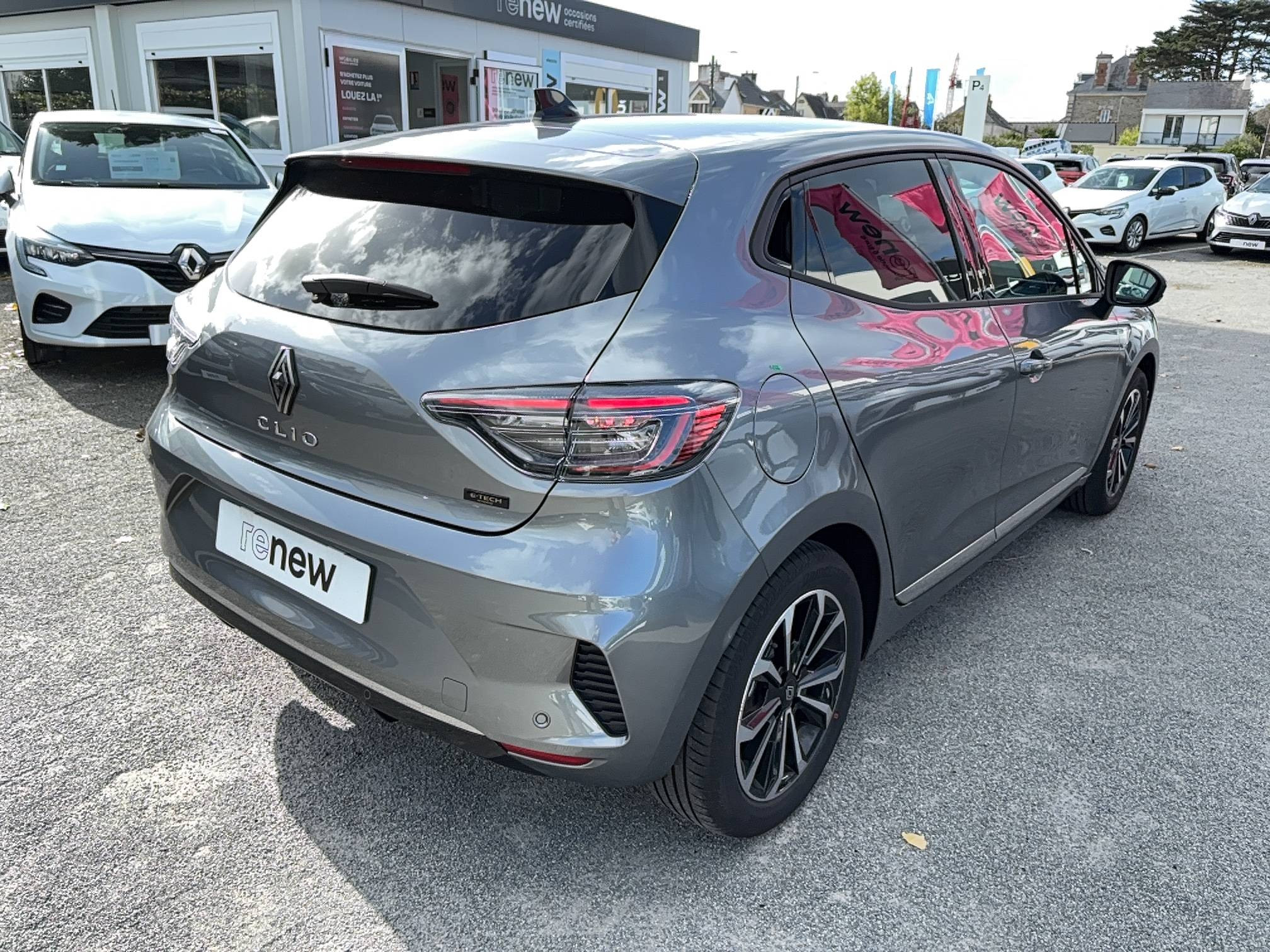 Vente en ligne Renault Clio 5 Clio E-Tech full hybrid 145 ch GSR2 au prix de 22 290 €