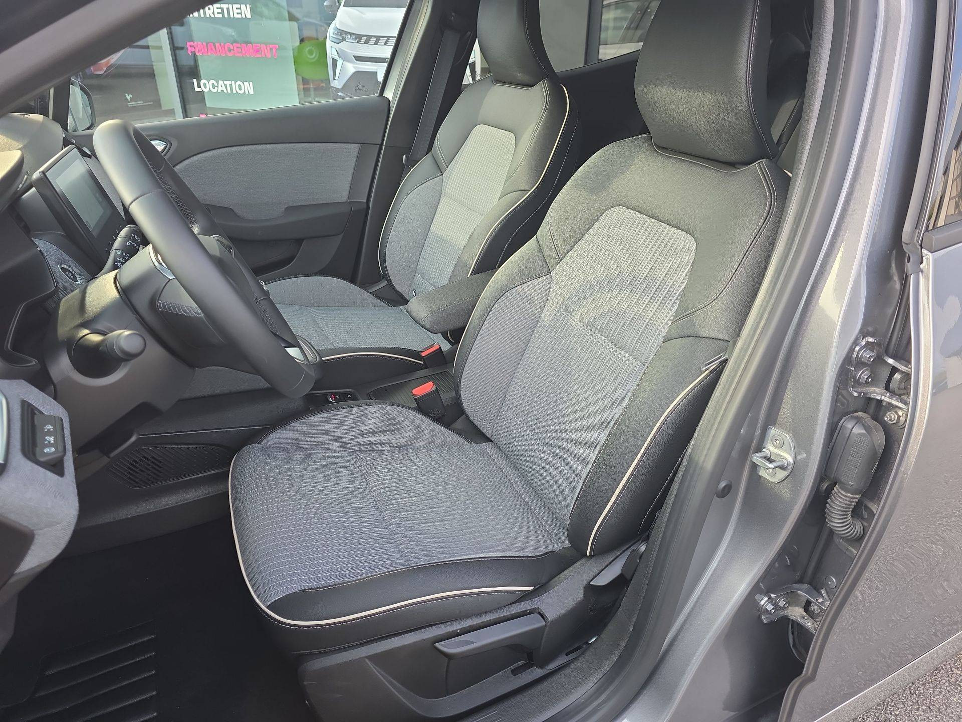 Vente en ligne Renault Clio 5 Clio TCe 90 ch GSR2 au prix de 19 390 €