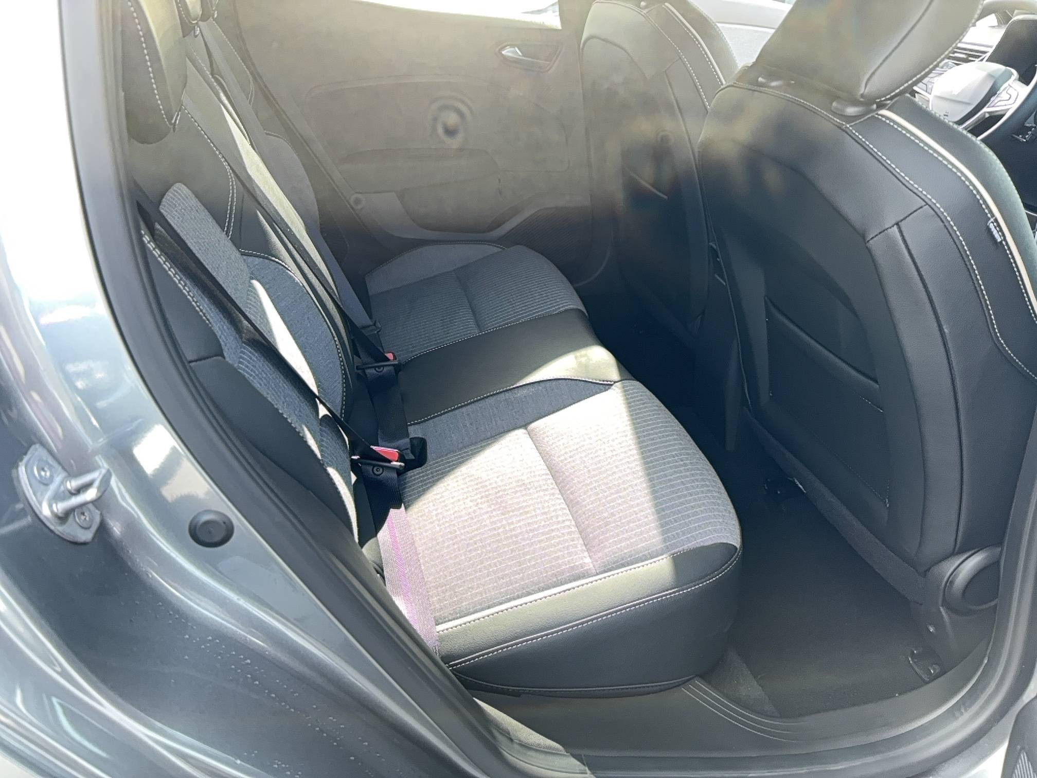 Vente en ligne Renault Clio 5 Clio E-Tech full hybrid 145 ch GSR2 au prix de 22 290 €