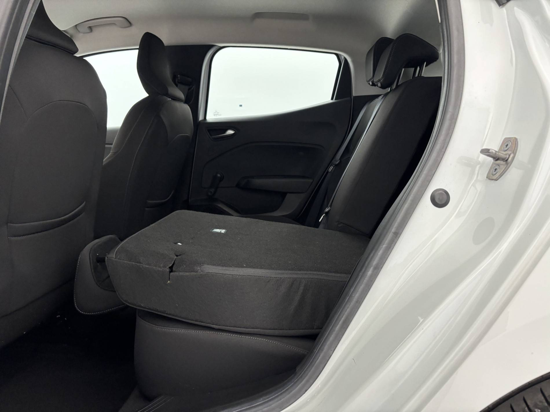 Vente en ligne Renault Clio 5 Clio TCe 90 au prix de 13 590 €