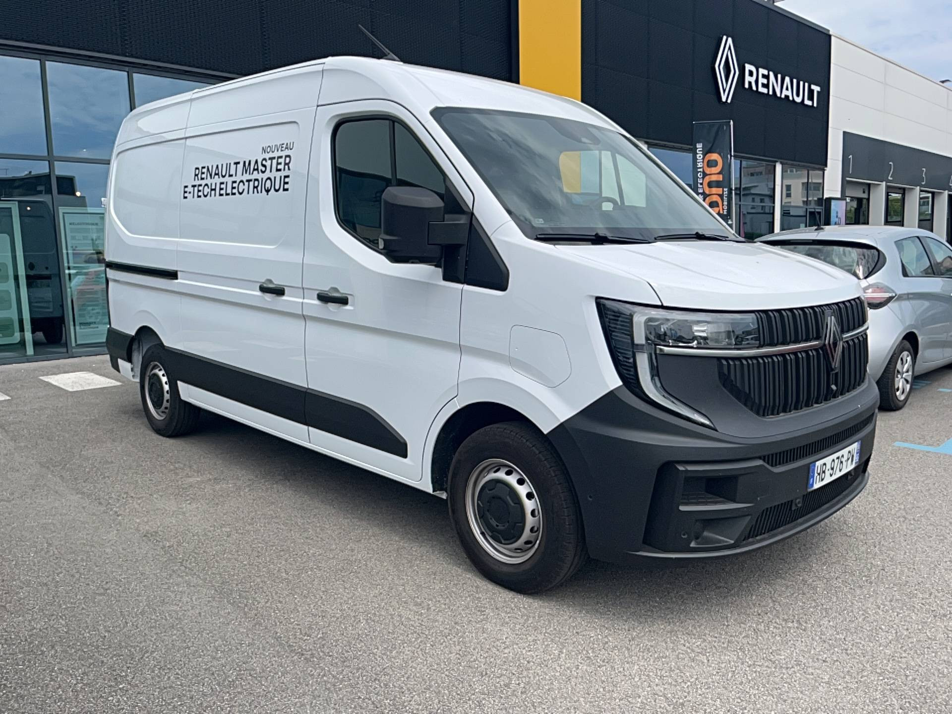 Vente en ligne Renault Master E-Tech MASTER ELECTRIQUE FGN L2H2 3T5 GRANDE AUTONOMIE au prix de 55 000 €
