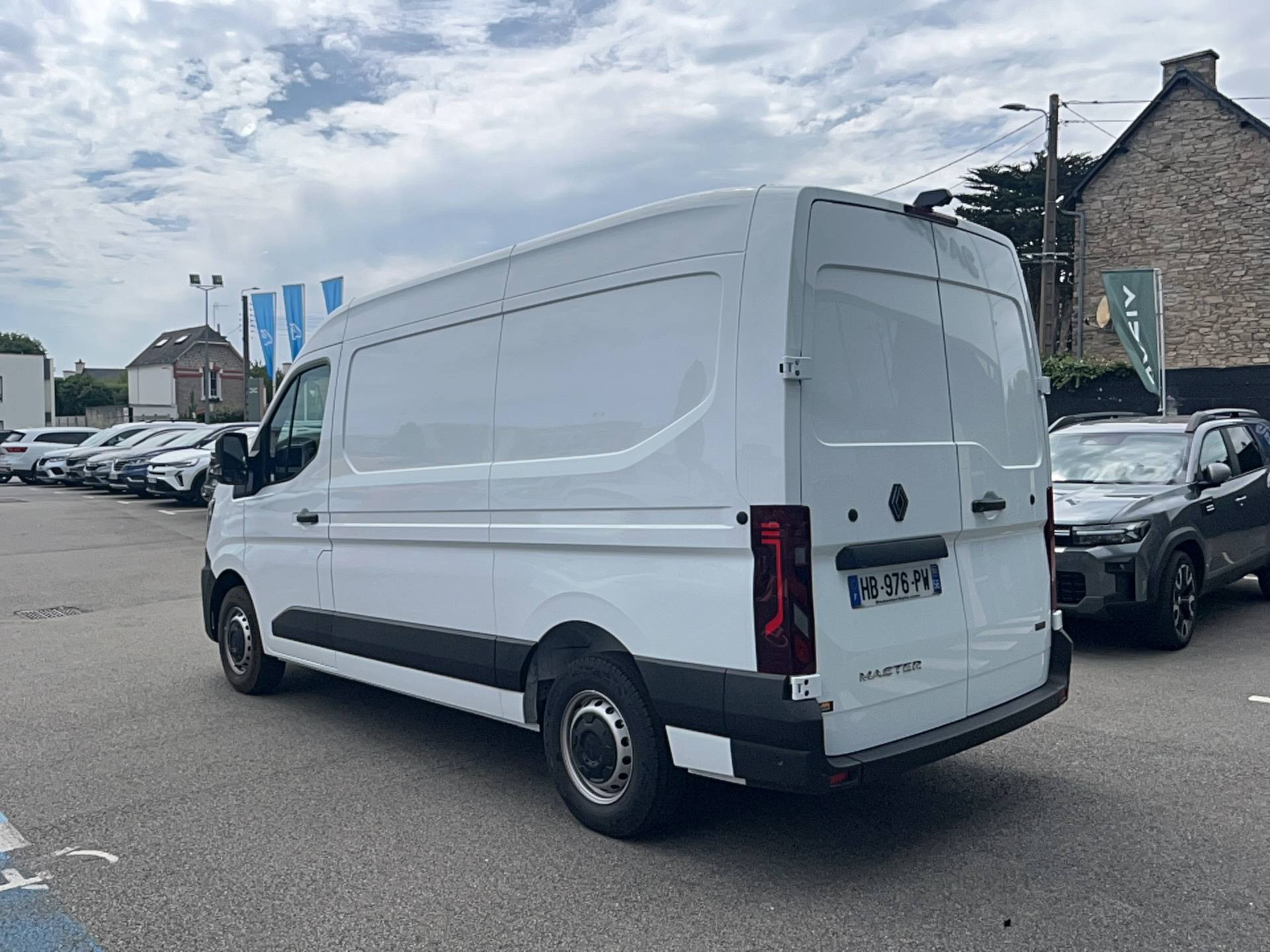 Vente en ligne Renault Master E-Tech MASTER ELECTRIQUE FGN L2H2 3T5 GRANDE AUTONOMIE au prix de 55 000 €