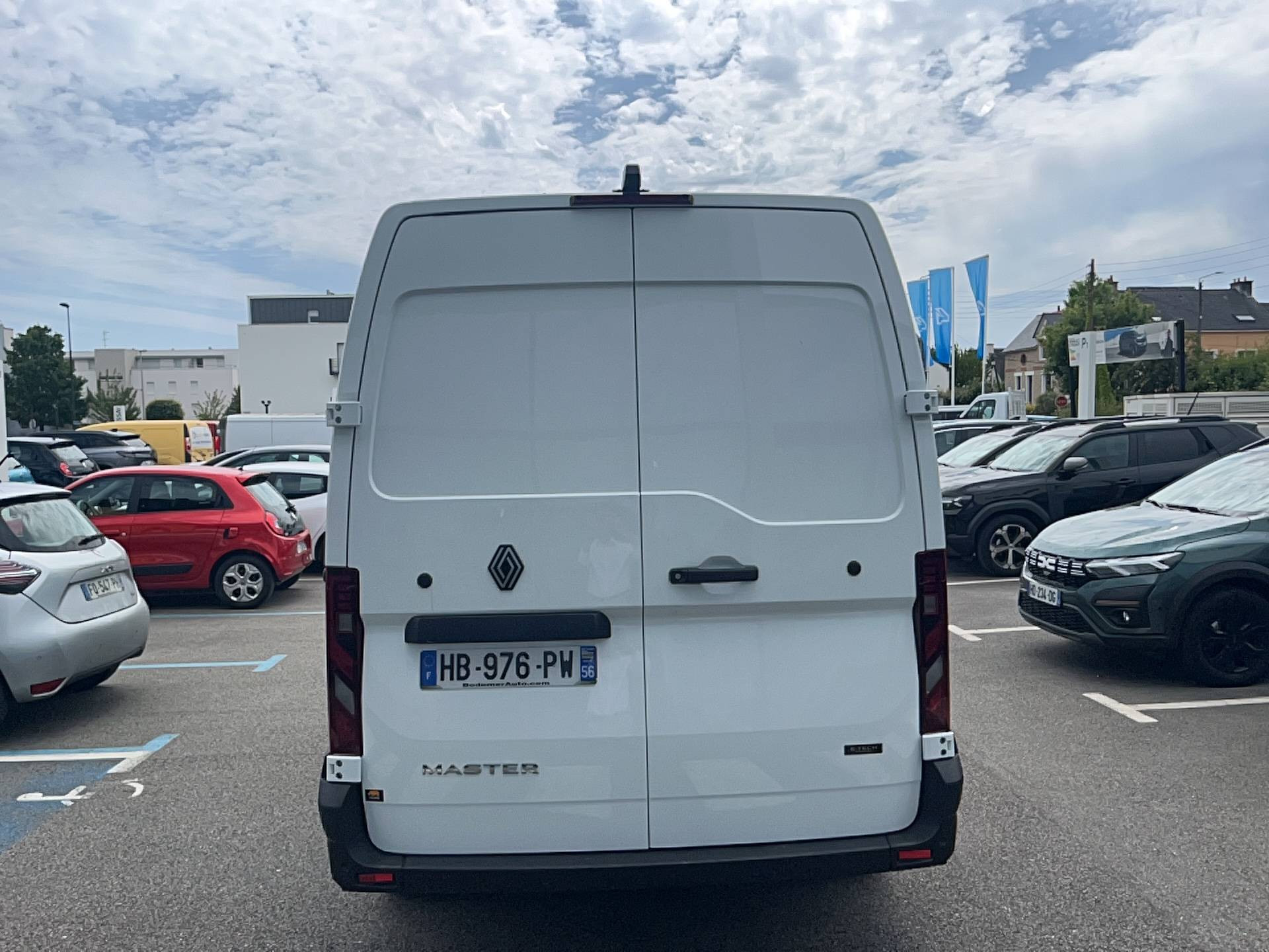 Vente en ligne Renault Master E-Tech MASTER ELECTRIQUE FGN L2H2 3T5 GRANDE AUTONOMIE au prix de 55 000 €