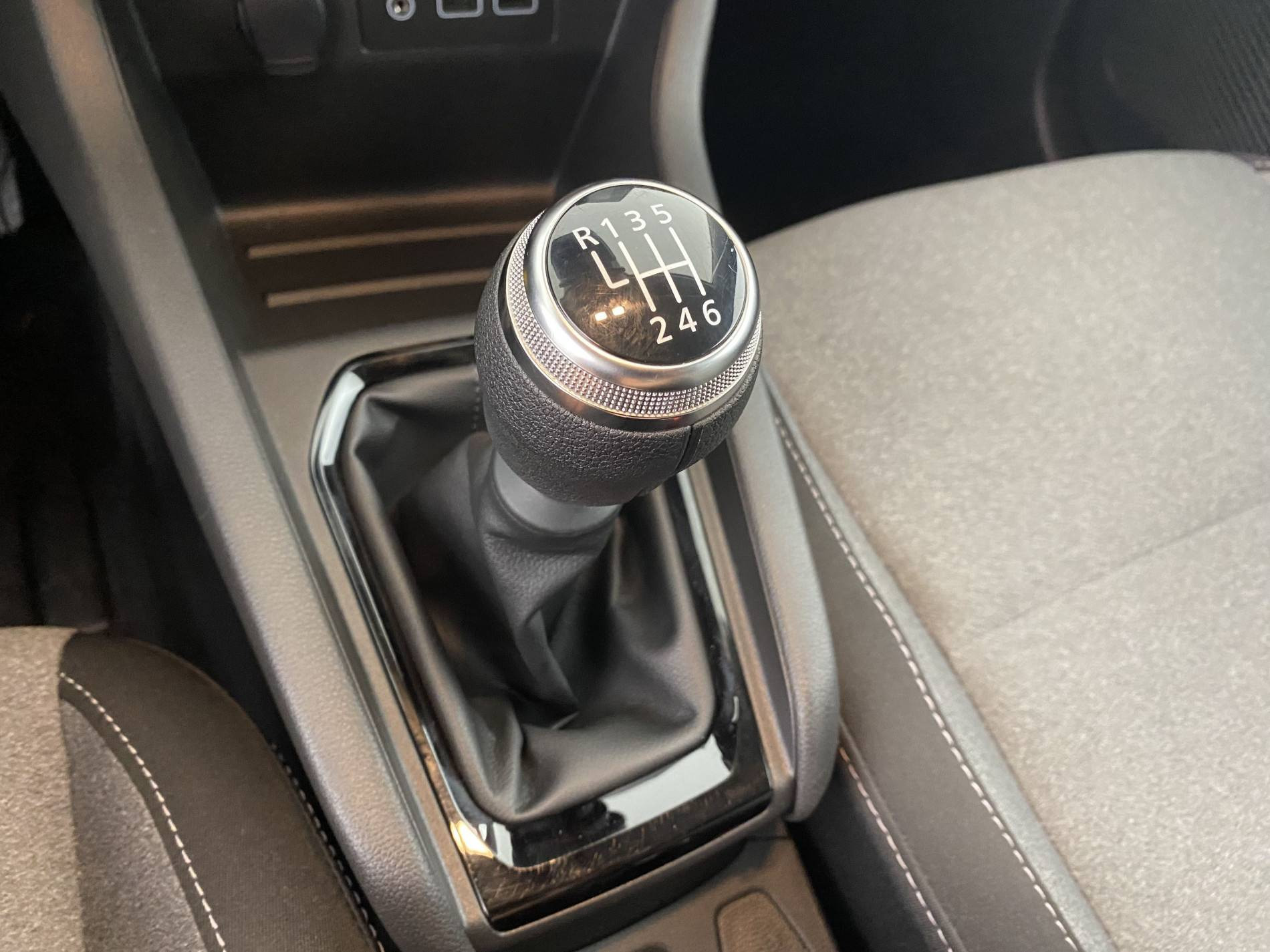 Vente en ligne Renault Clio 5 Clio SCe 65 au prix de 14 270 €