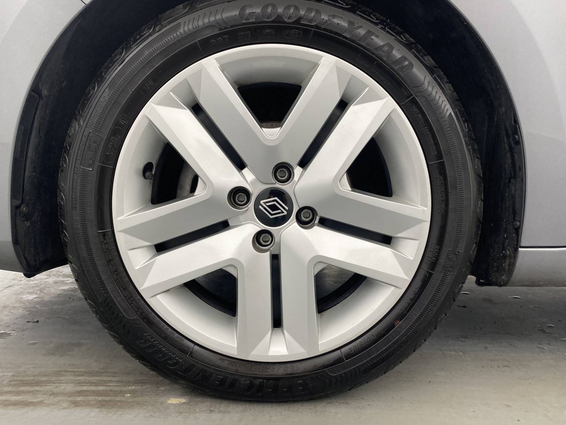 Vente en ligne Renault Clio 5 Clio SCe 65 au prix de 14 270 €