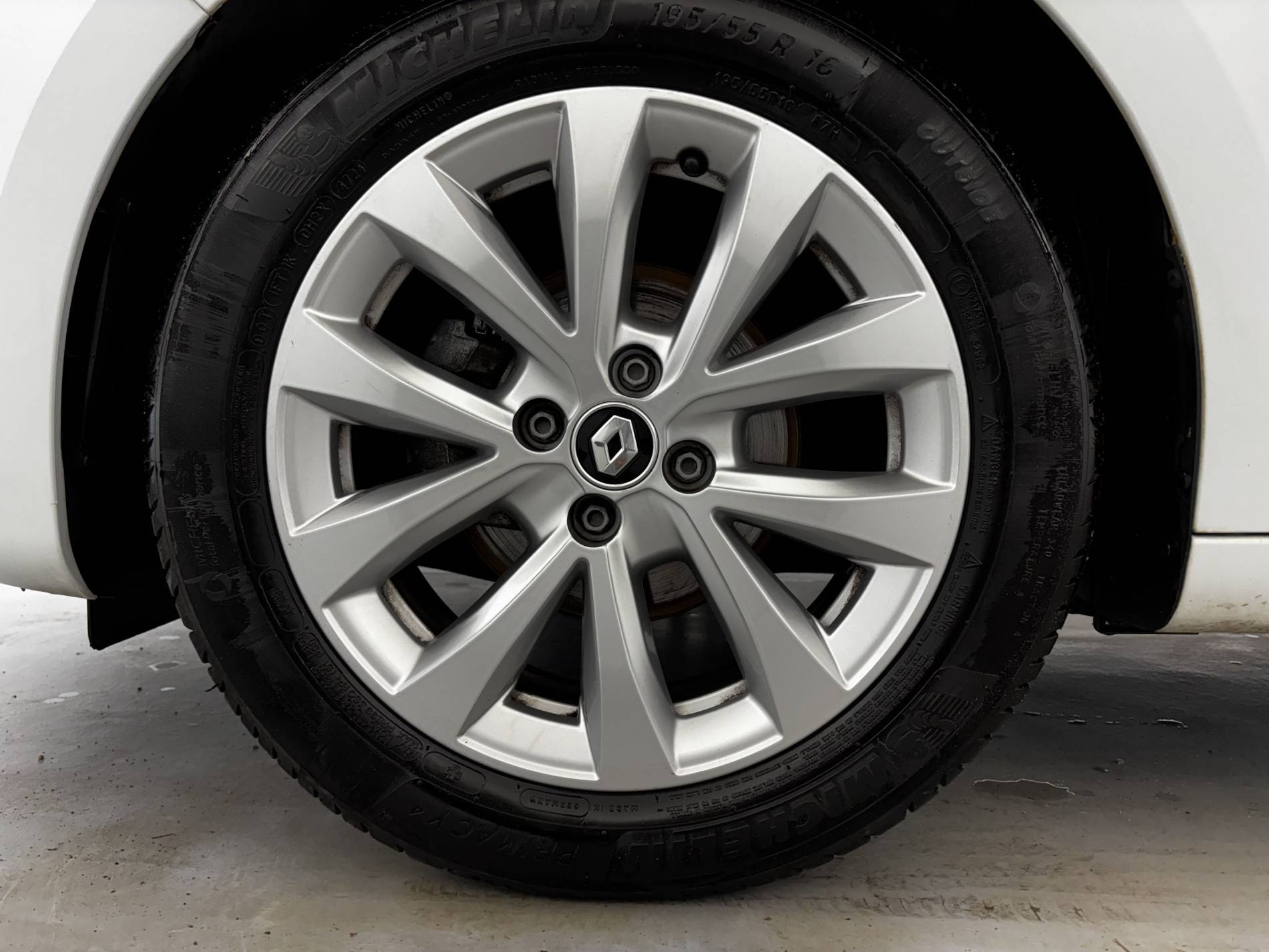 Vente en ligne Renault Clio 5 Clio SCe 65 au prix de 13 690 €