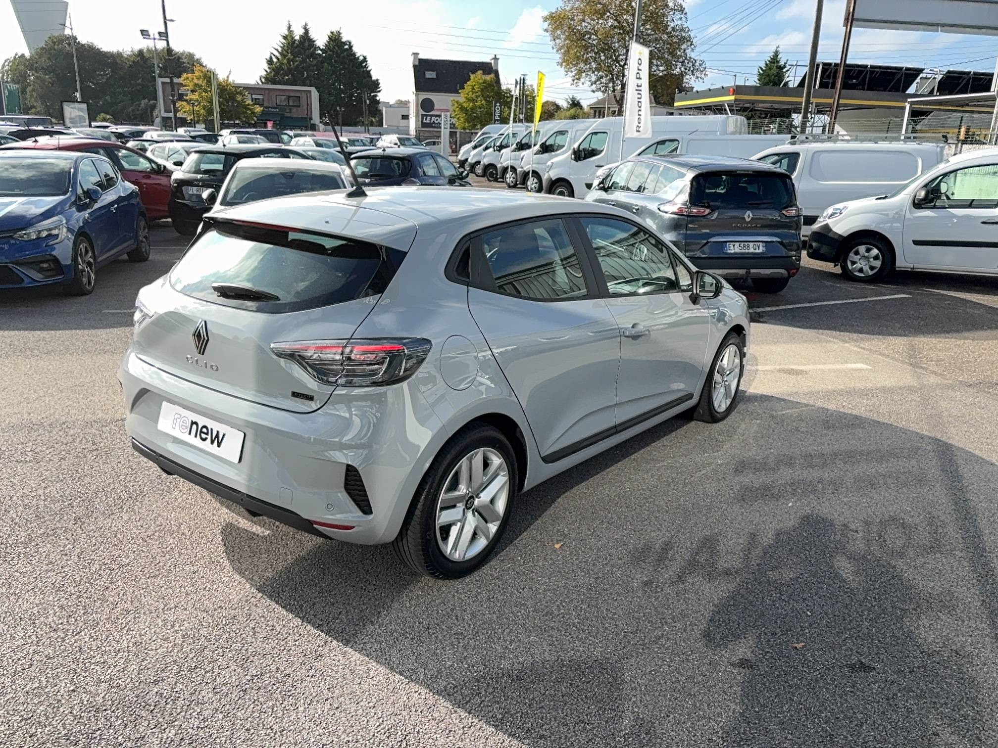 Vente en ligne Renault Clio 5 Clio E-Tech full hybrid 145 ch GSR2 au prix de 20 390 €