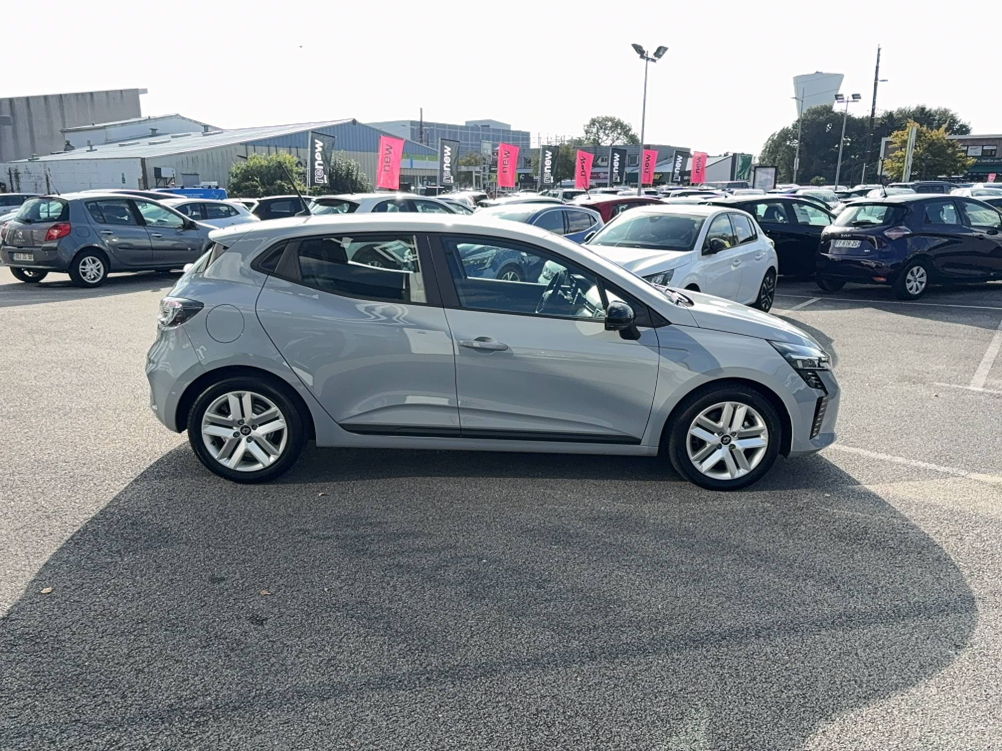 Vente en ligne Renault Clio 5 Clio E-Tech full hybrid 145 ch GSR2 au prix de 20 390 €