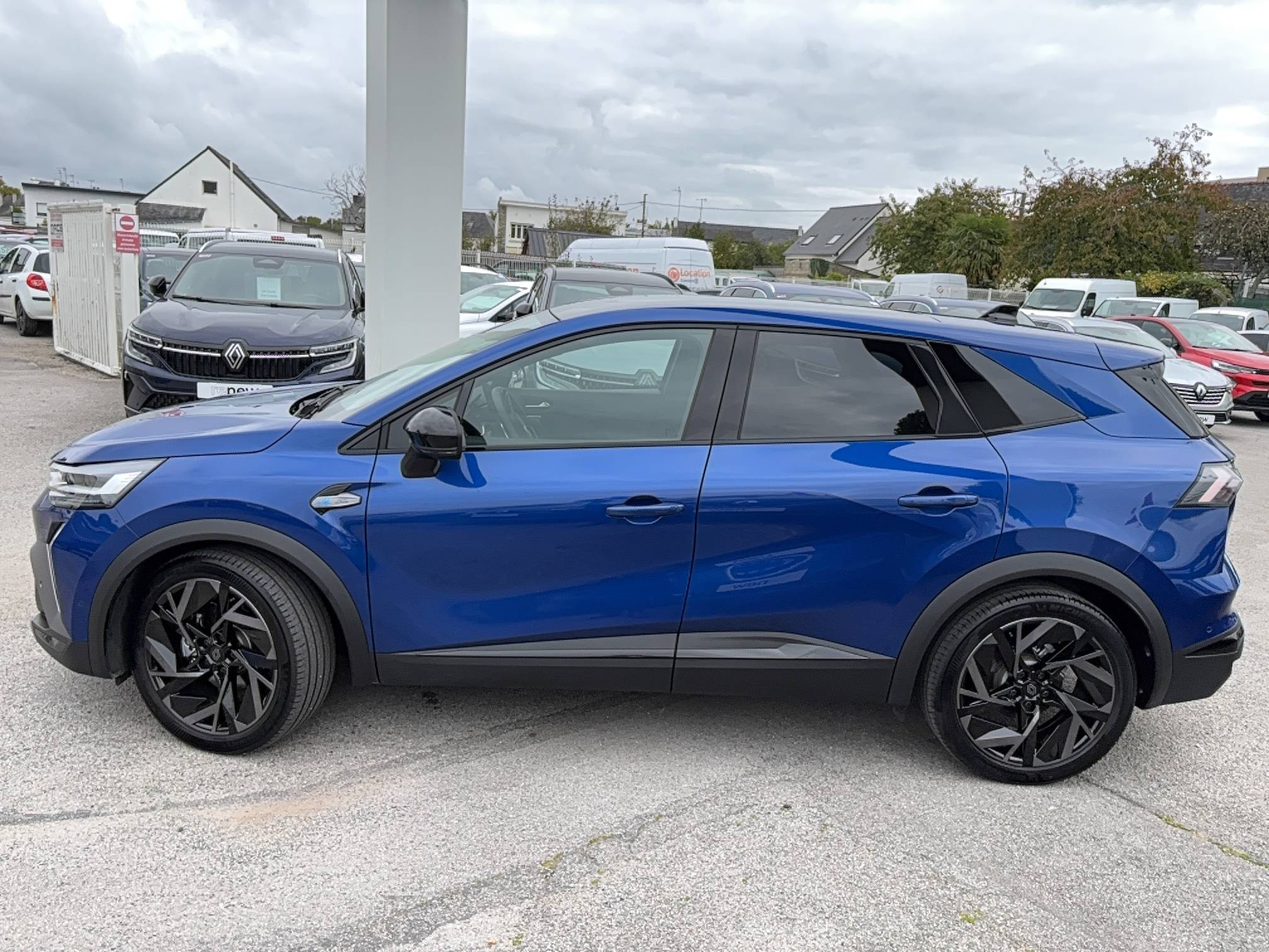 Vente en ligne Renault Symbioz  E-Tech full hybrid 145 au prix de 30 590 €