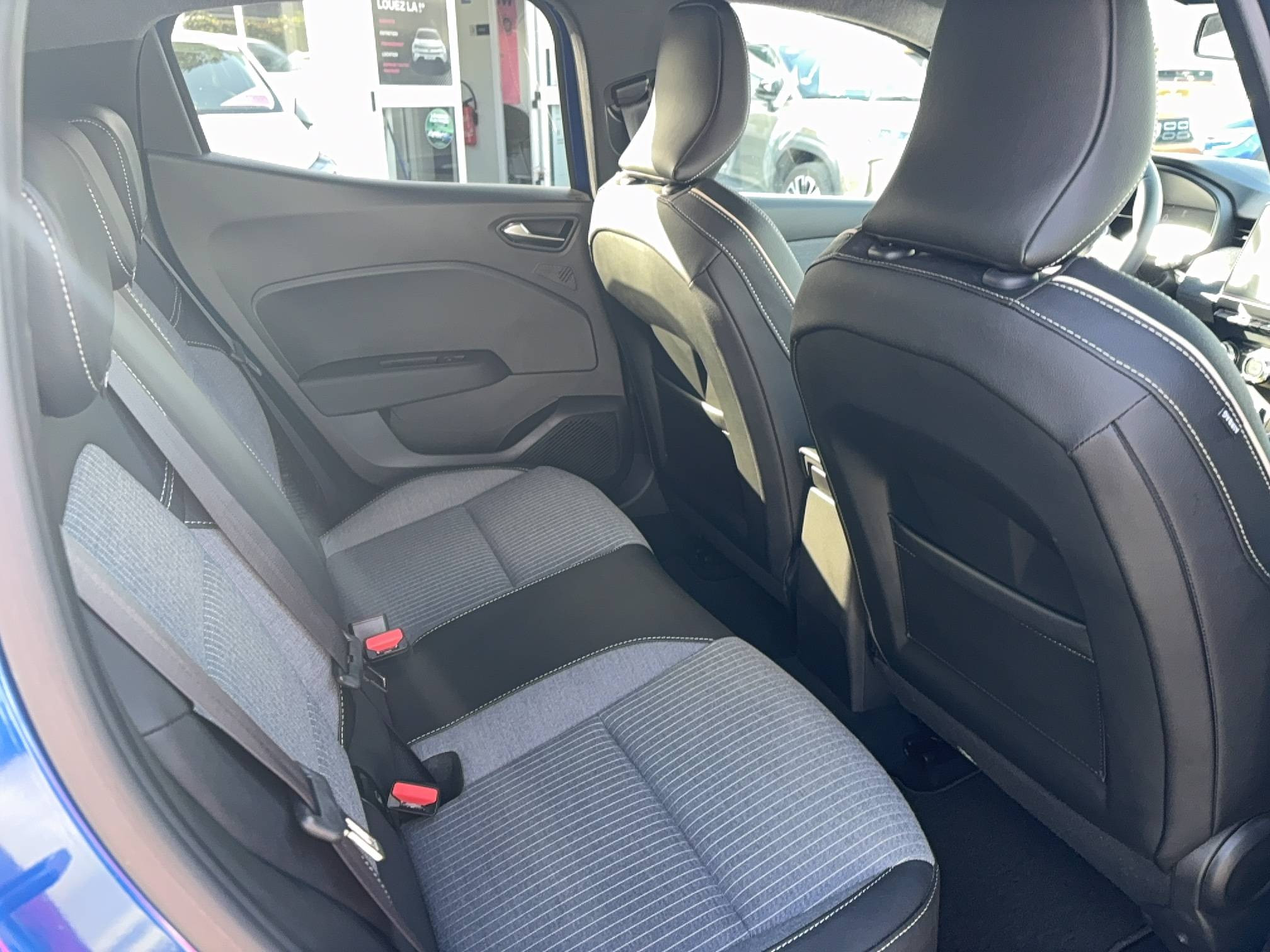 Vente en ligne Renault Clio 5 Clio E-Tech full hybrid 145 ch GSR2 au prix de 22 490 €